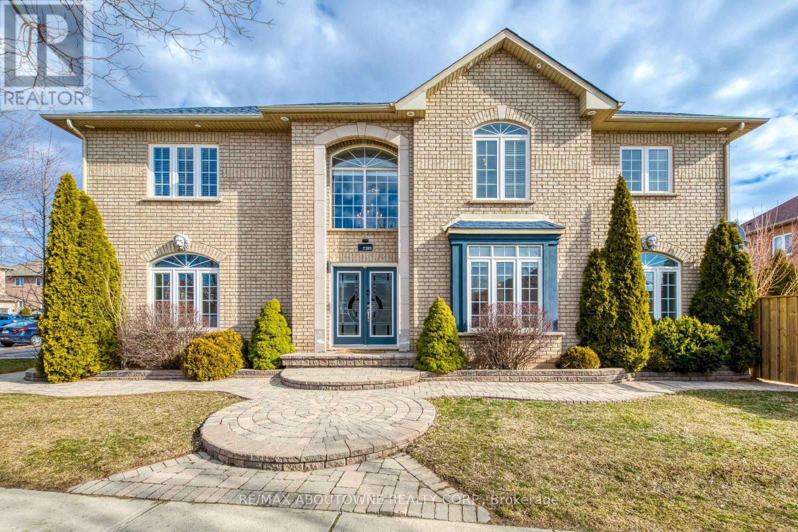 2389 GRAND OAK TRAIL, Oakville, Ontario