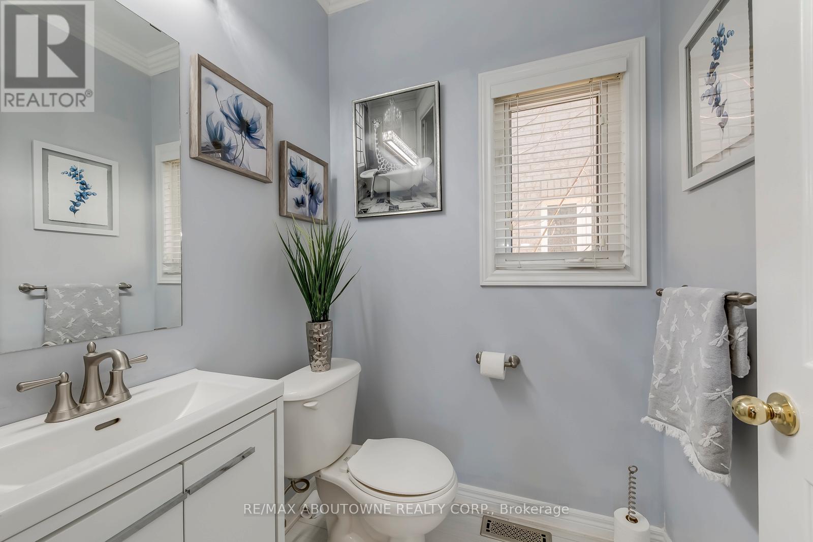 2389 Grand Oak Trail, Oakville, Ontario  L6M 4V4 - Photo 23 - W12974634