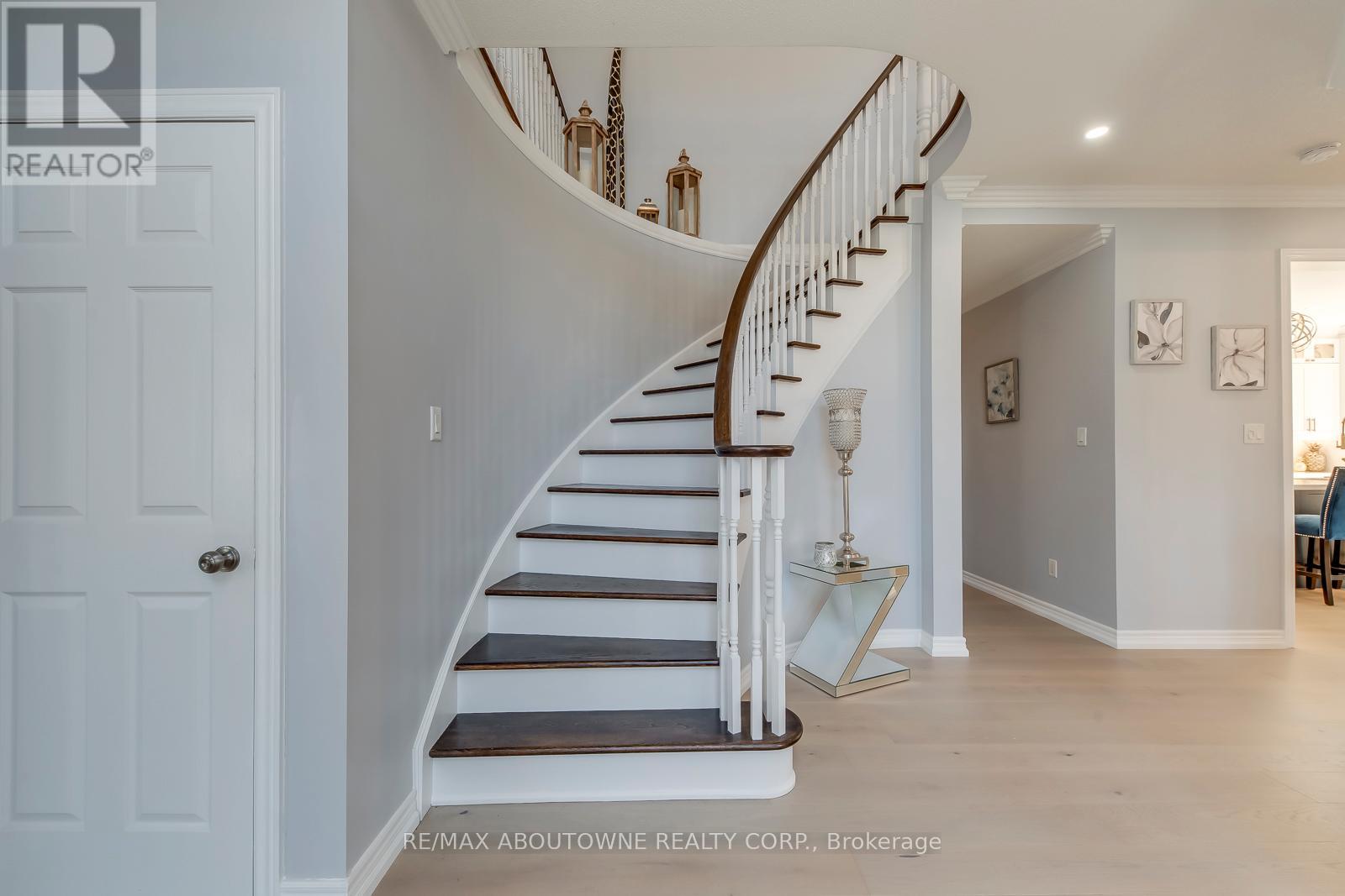 2389 Grand Oak Trail, Oakville, Ontario  L6M 4V4 - Photo 25 - W12974634