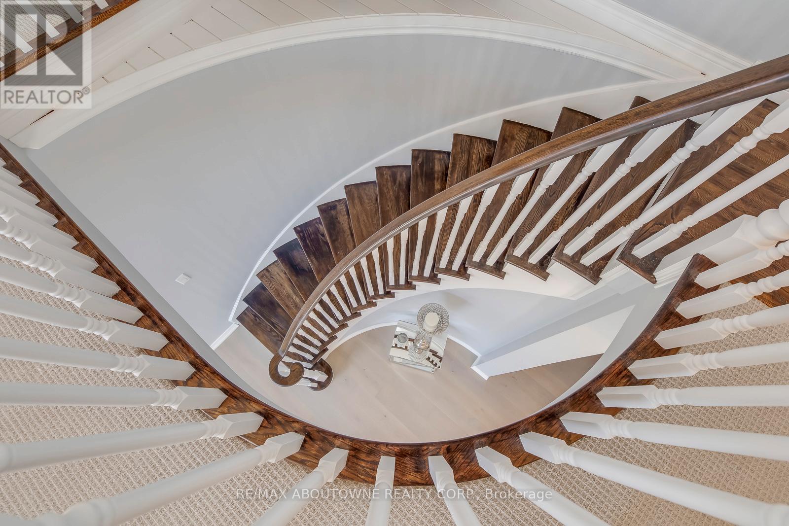 2389 Grand Oak Trail, Oakville, Ontario  L6M 4V4 - Photo 26 - W12974634