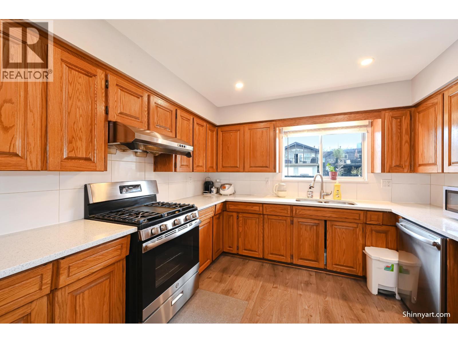 4708 Westlawn Drive, Burnaby, British Columbia  V5C 3R3 - Photo 8 - R3108712