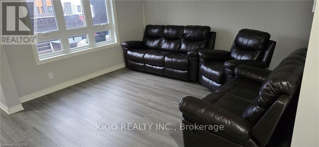 10 - 235 Chapel Hill Drive, Kitchener, Ontario  N2R 0S4 - Photo 4 - X12974614