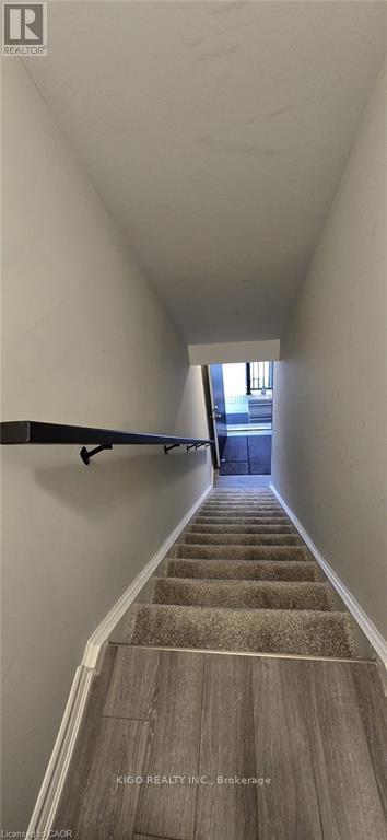 10 - 235 Chapel Hill Drive, Kitchener, Ontario  N2R 0S4 - Photo 7 - X12974614