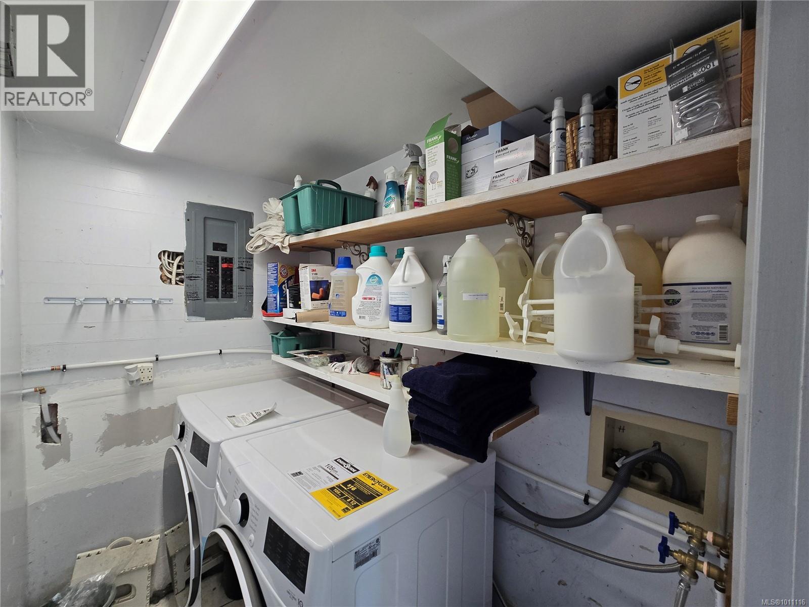 320 Main St, Tofino, British Columbia  V0R 2Z0 - Photo 27 - 1011116