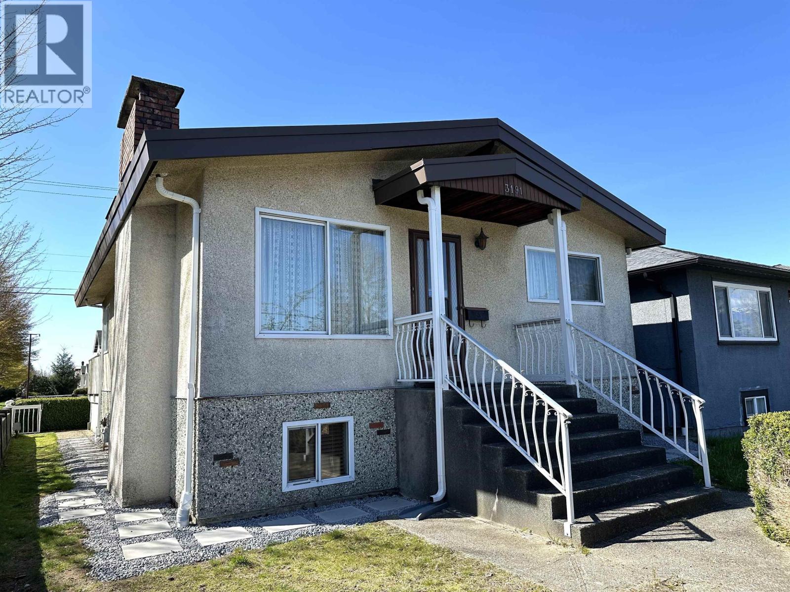 3191 Renfrew Street, Vancouver, British Columbia  V5M 3K9 - Photo 2 - R3108404