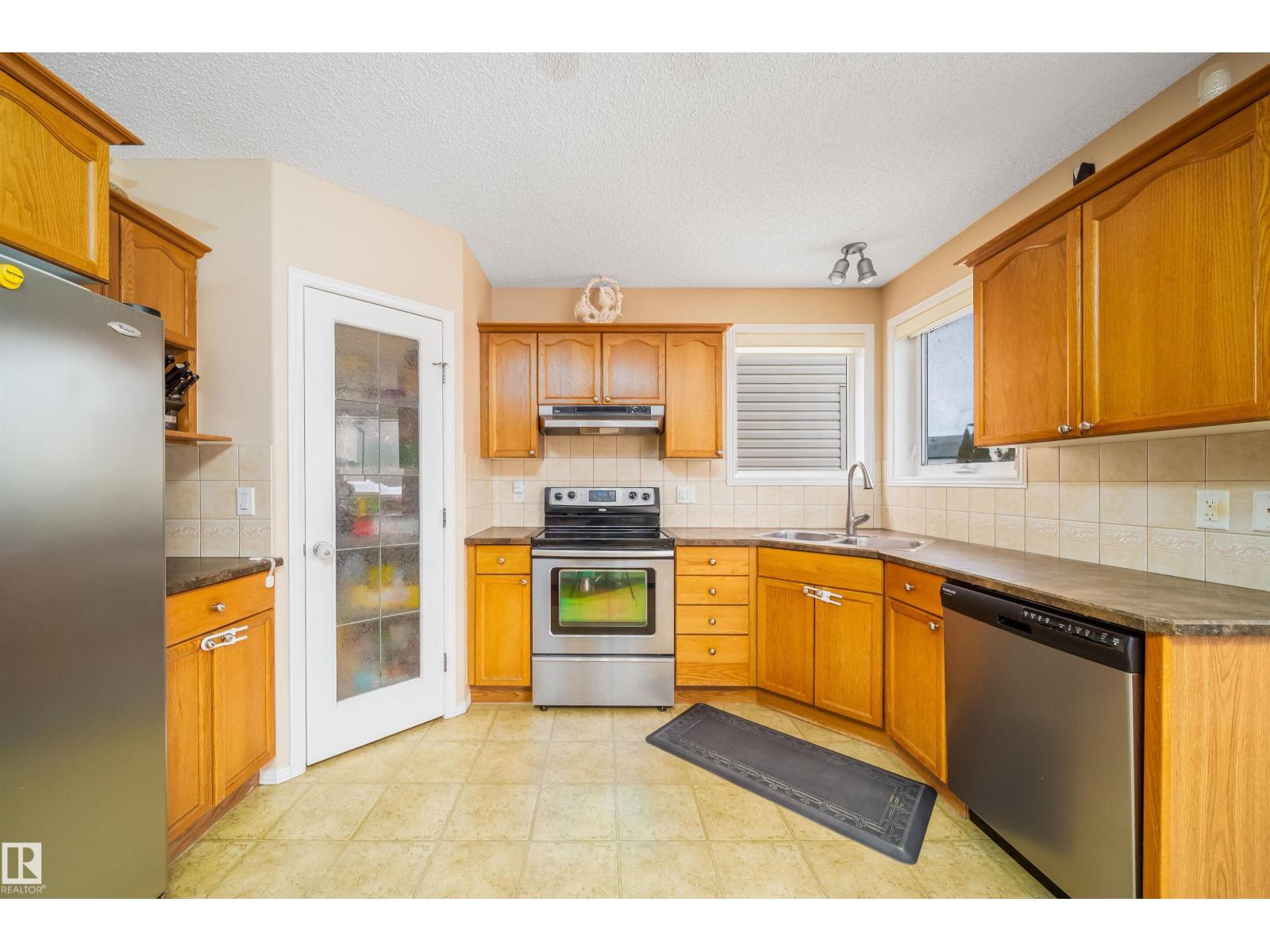 8932 175 Av Nw, Edmonton, Alberta  T5Z 3X8 - Photo 10 - E4481203