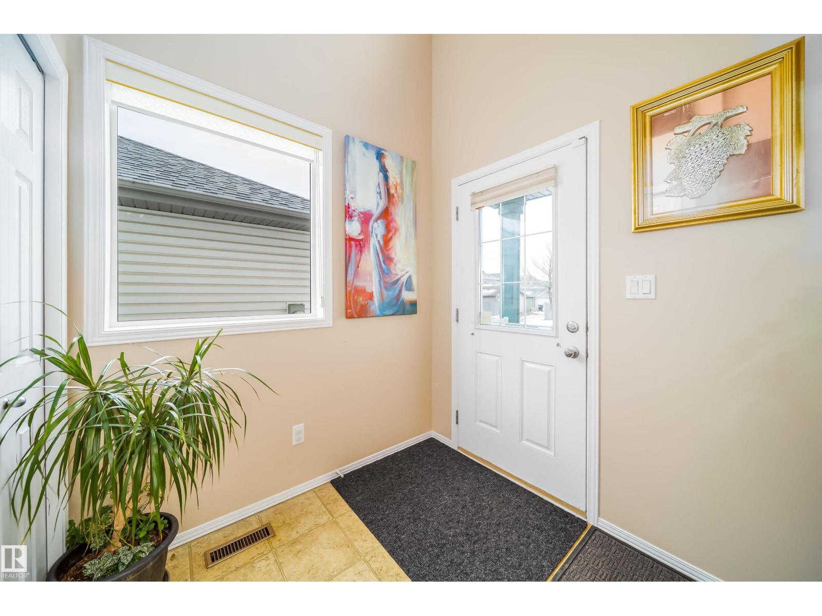 8932 175 Av Nw, Edmonton, Alberta  T5Z 3X8 - Photo 6 - E4481203