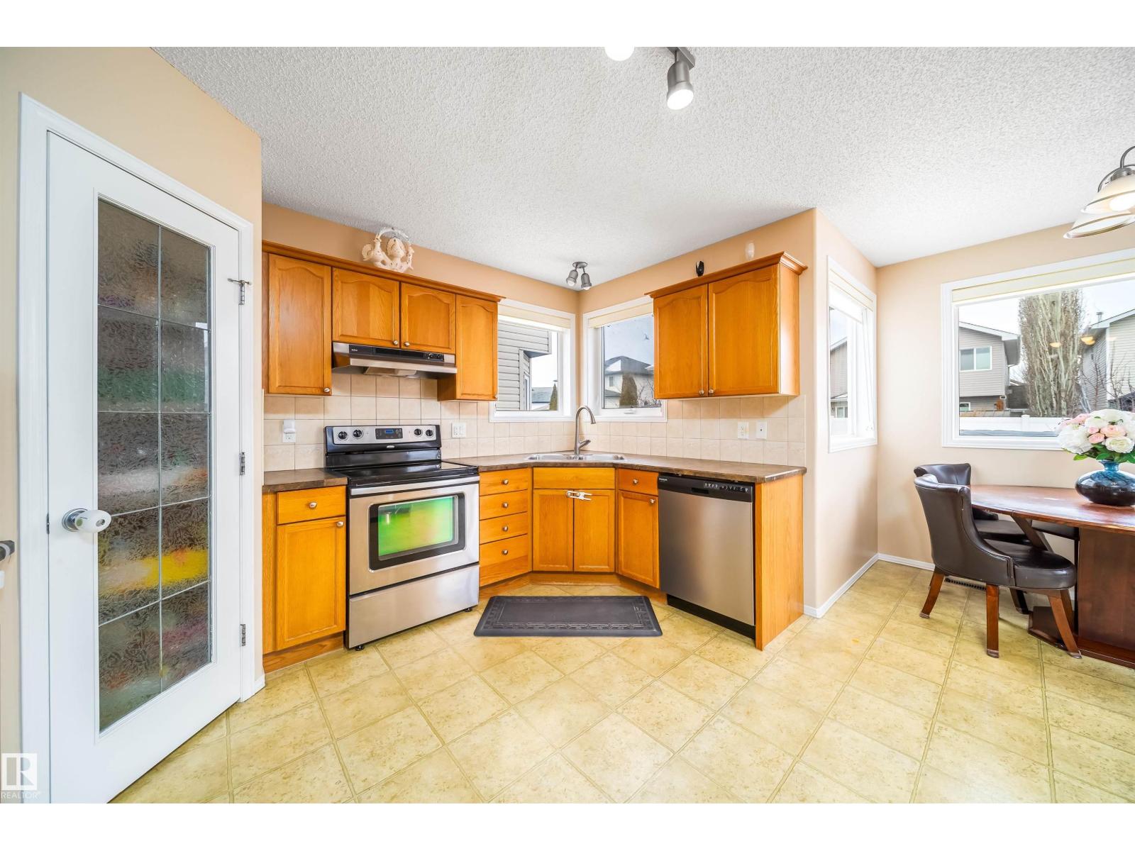 8932 175 Av Nw, Edmonton, Alberta  T5Z 3X8 - Photo 9 - E4481203