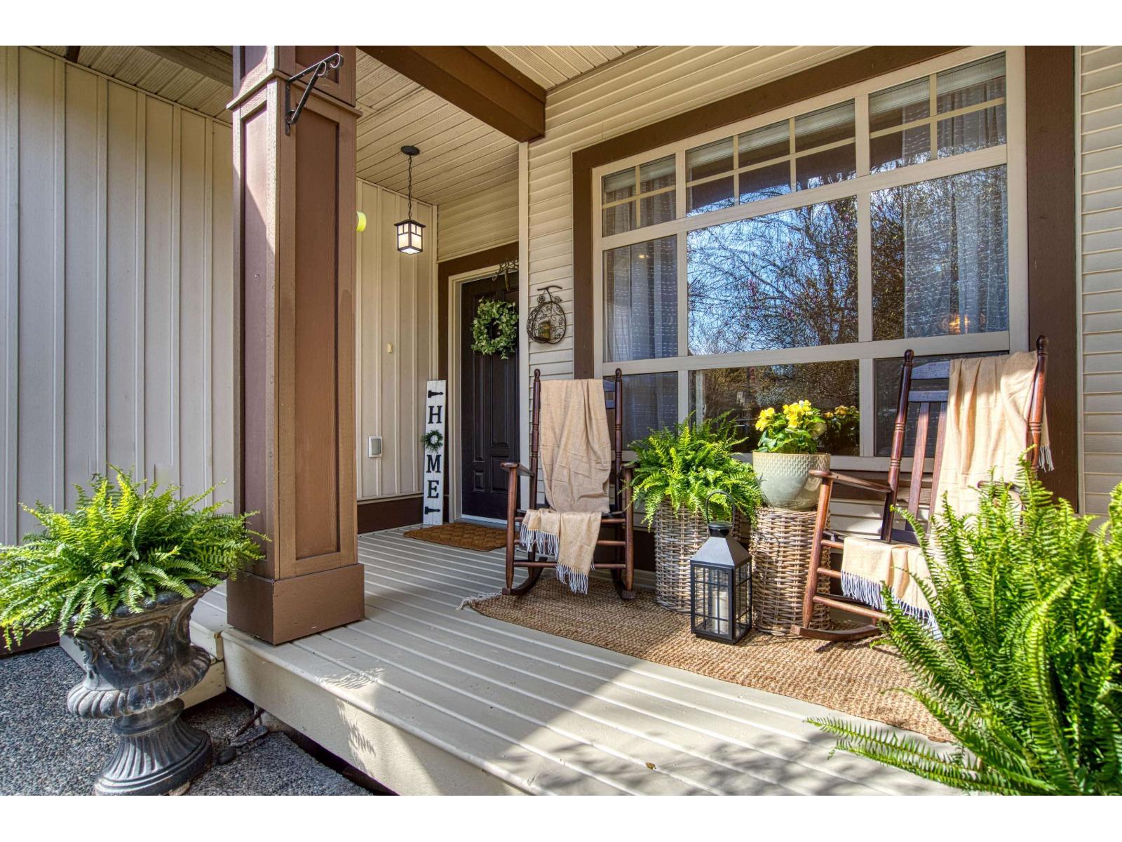 21637 94a Avenue, Langley, British Columbia V3W 4E2 - Photo 2 - R3109098