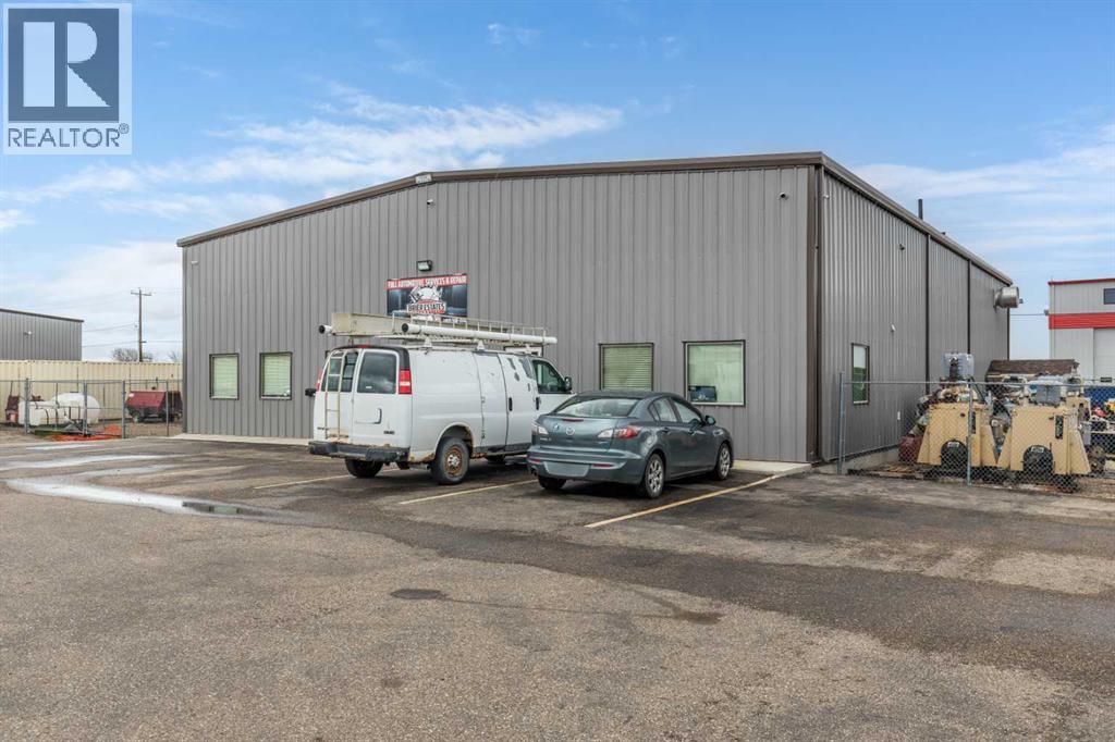 81 Brier Estates Way Nw, Medicine Hat, Alberta  T1C 0B2 - Photo 3 - A2300123