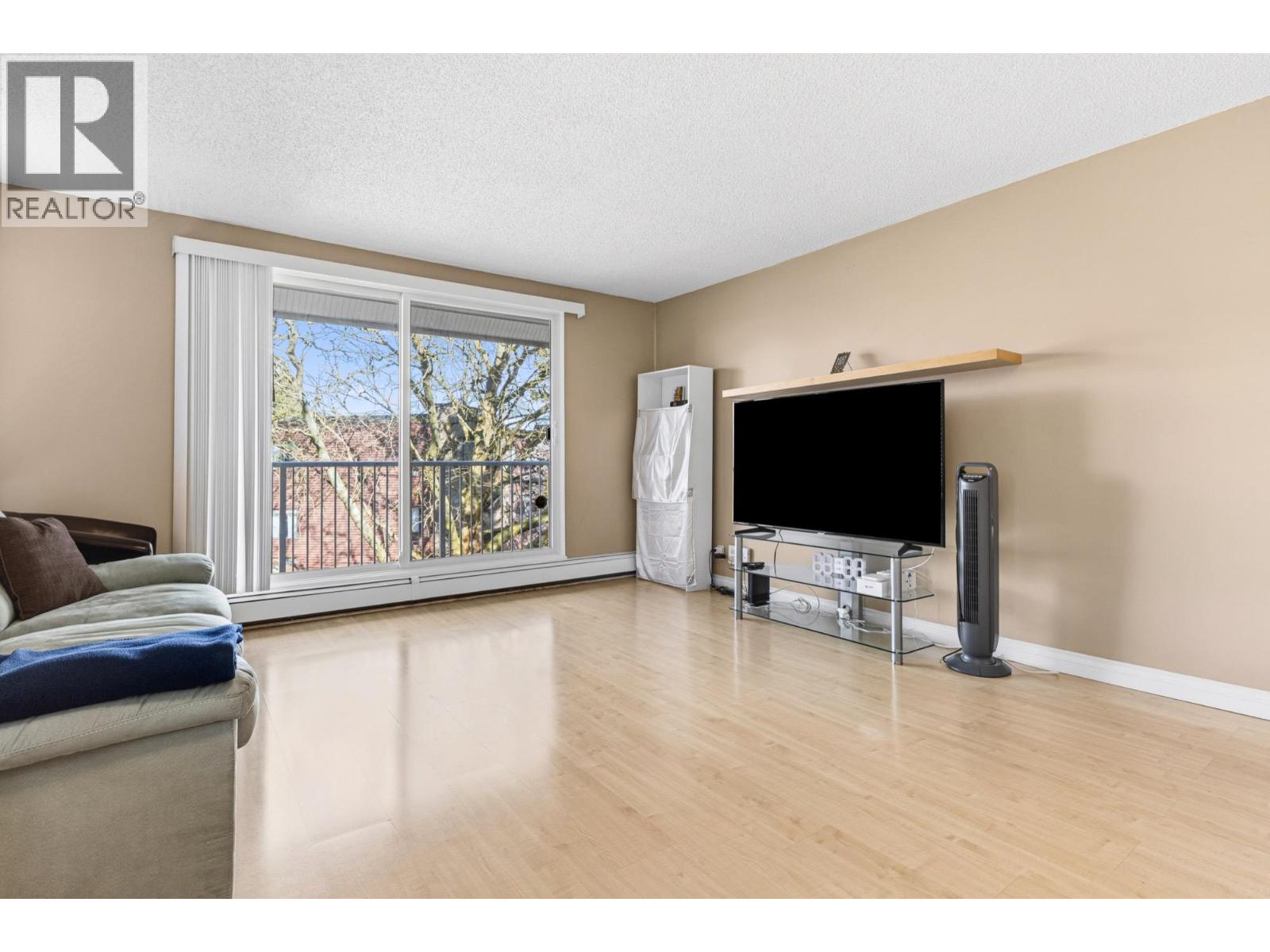 302 8870 Citation Drive, Richmond, British Columbia  V6Y 3A3 - Photo 2 - R3109075