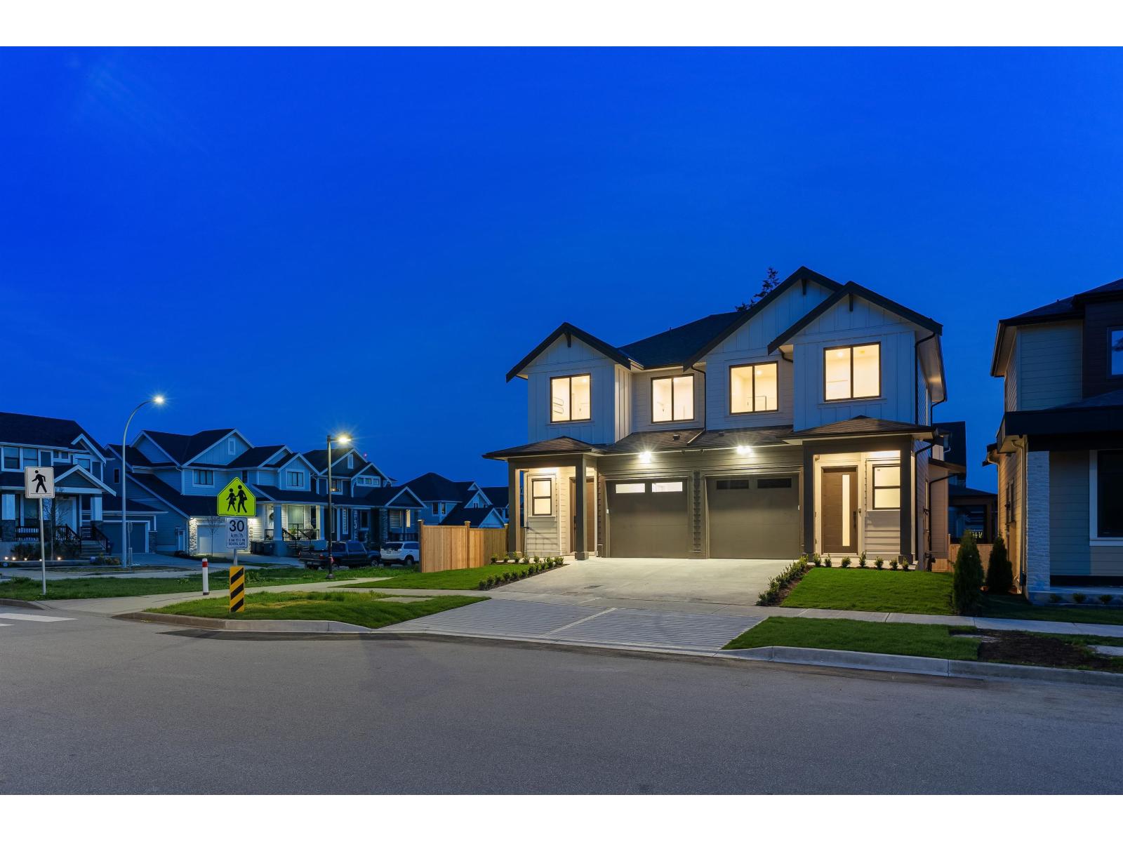 102 16594 22 Avenue, Surrey, British Columbia  V3Z 0V5 - Photo 2 - R3108940