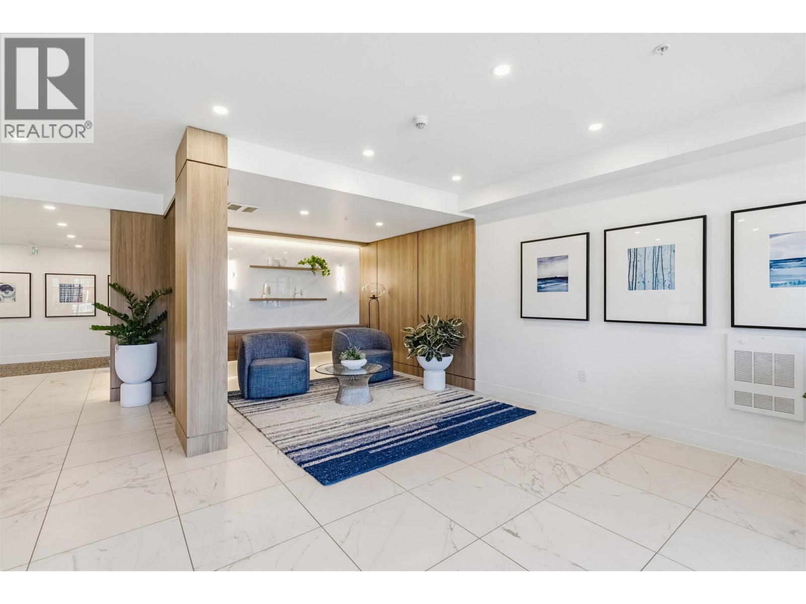 404 7788 18th Street, Burnaby, British Columbia  V3N 0J3 - Photo 3 - R3108537