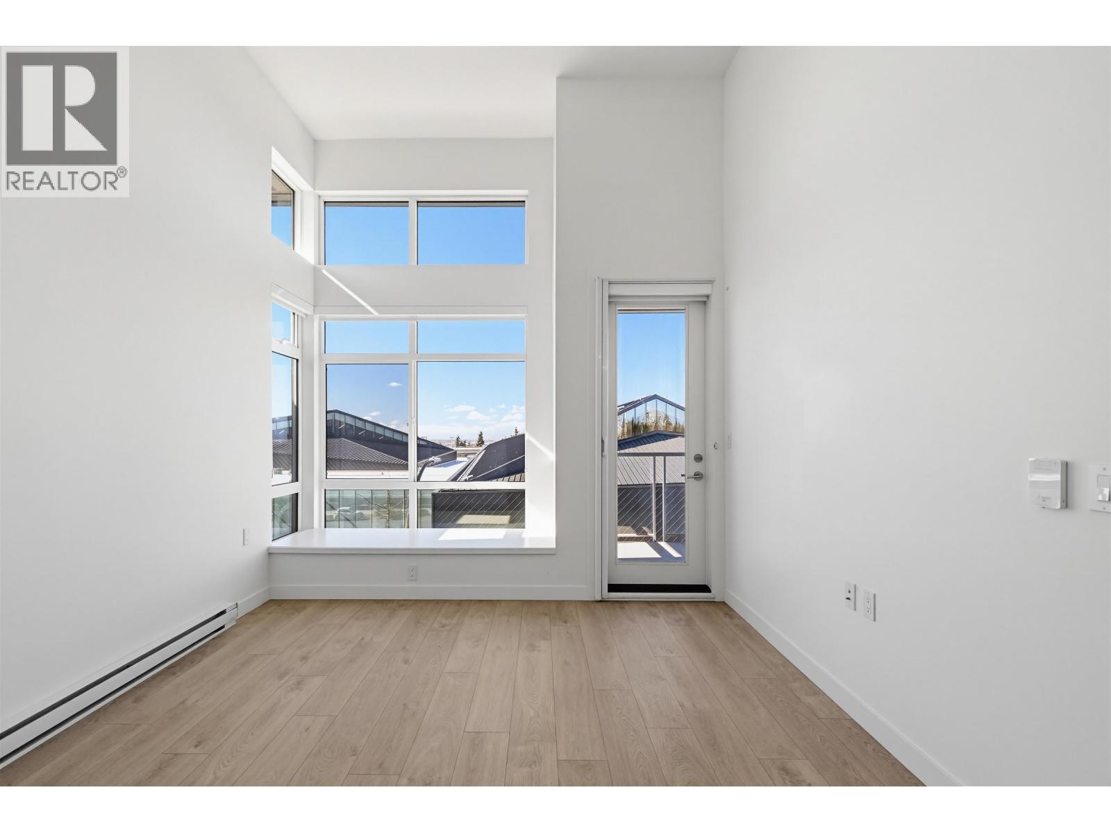 404 7788 18th Street, Burnaby, British Columbia  V3N 0J3 - Photo 10 - R3108537