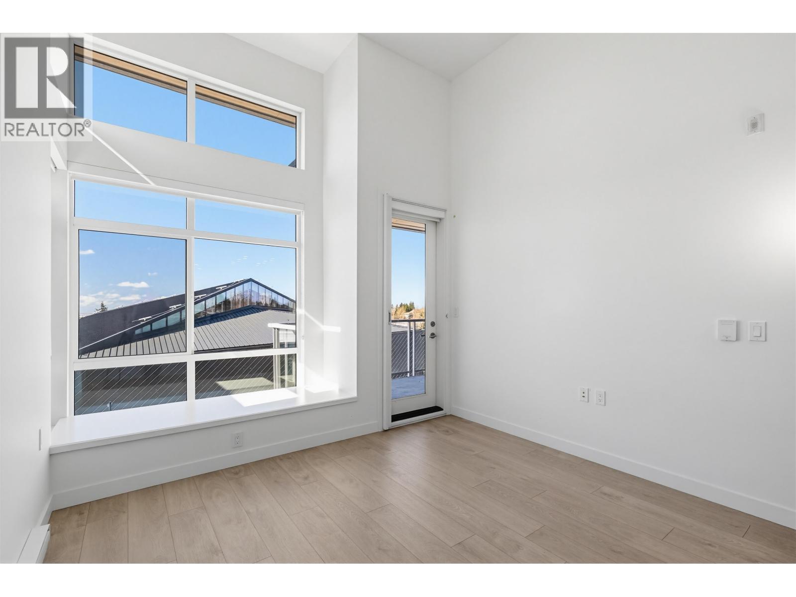 404 7788 18th Street, Burnaby, British Columbia  V3N 0J3 - Photo 11 - R3108537