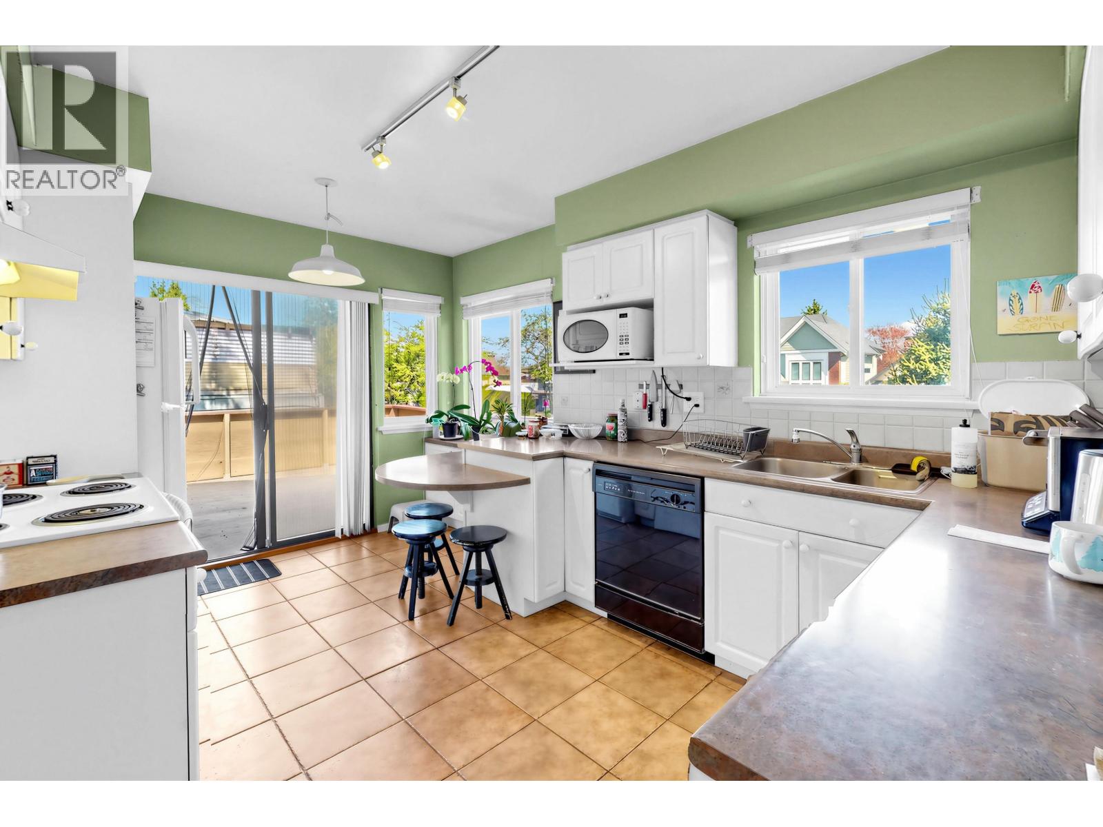 10111 Ainsworth Crescent, Richmond, British Columbia  V7A 3V3 - Photo 12 - R3107005