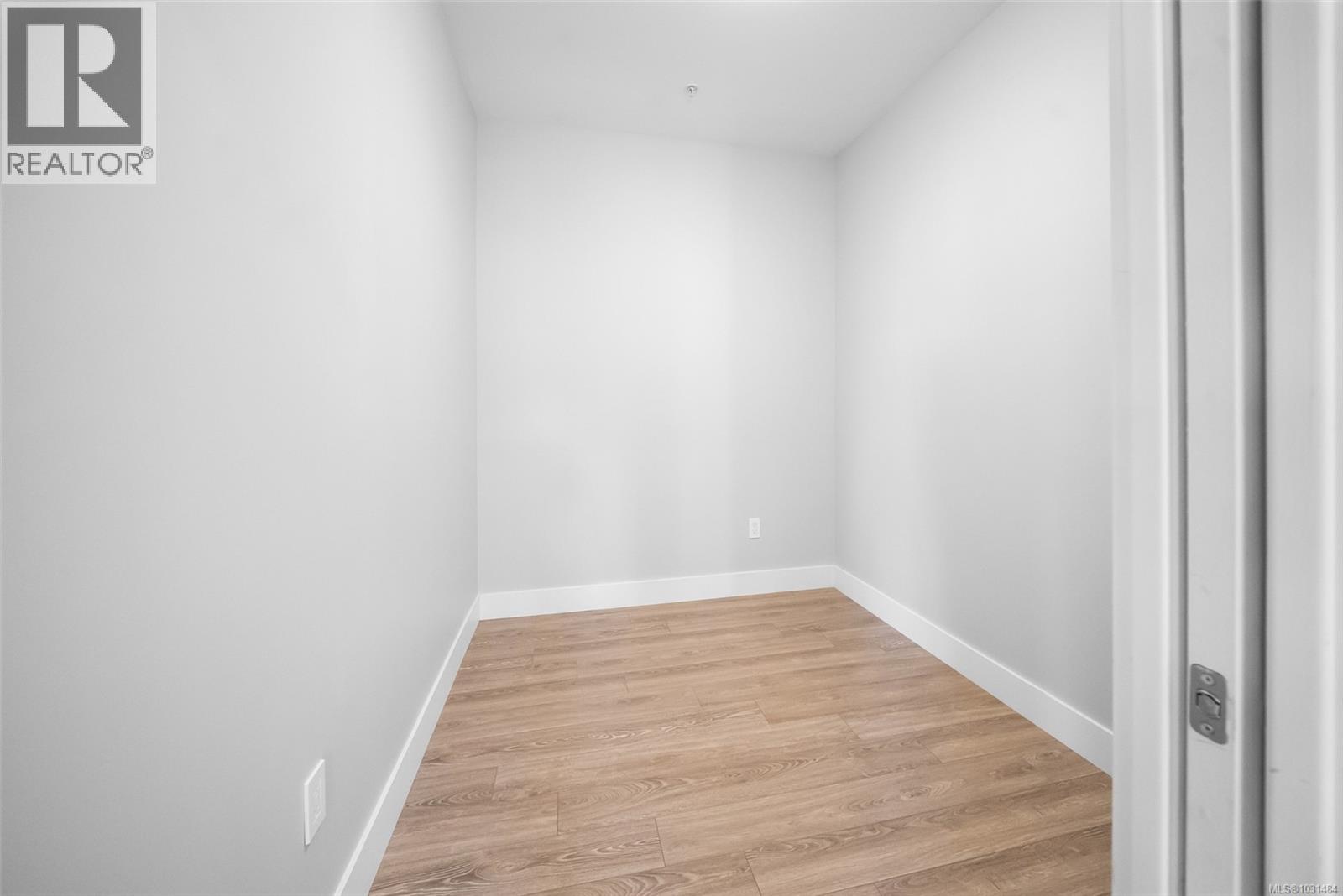 205 525 Third St, Nanaimo, British Columbia  V9R 1W7 - Photo 24 - 1031484