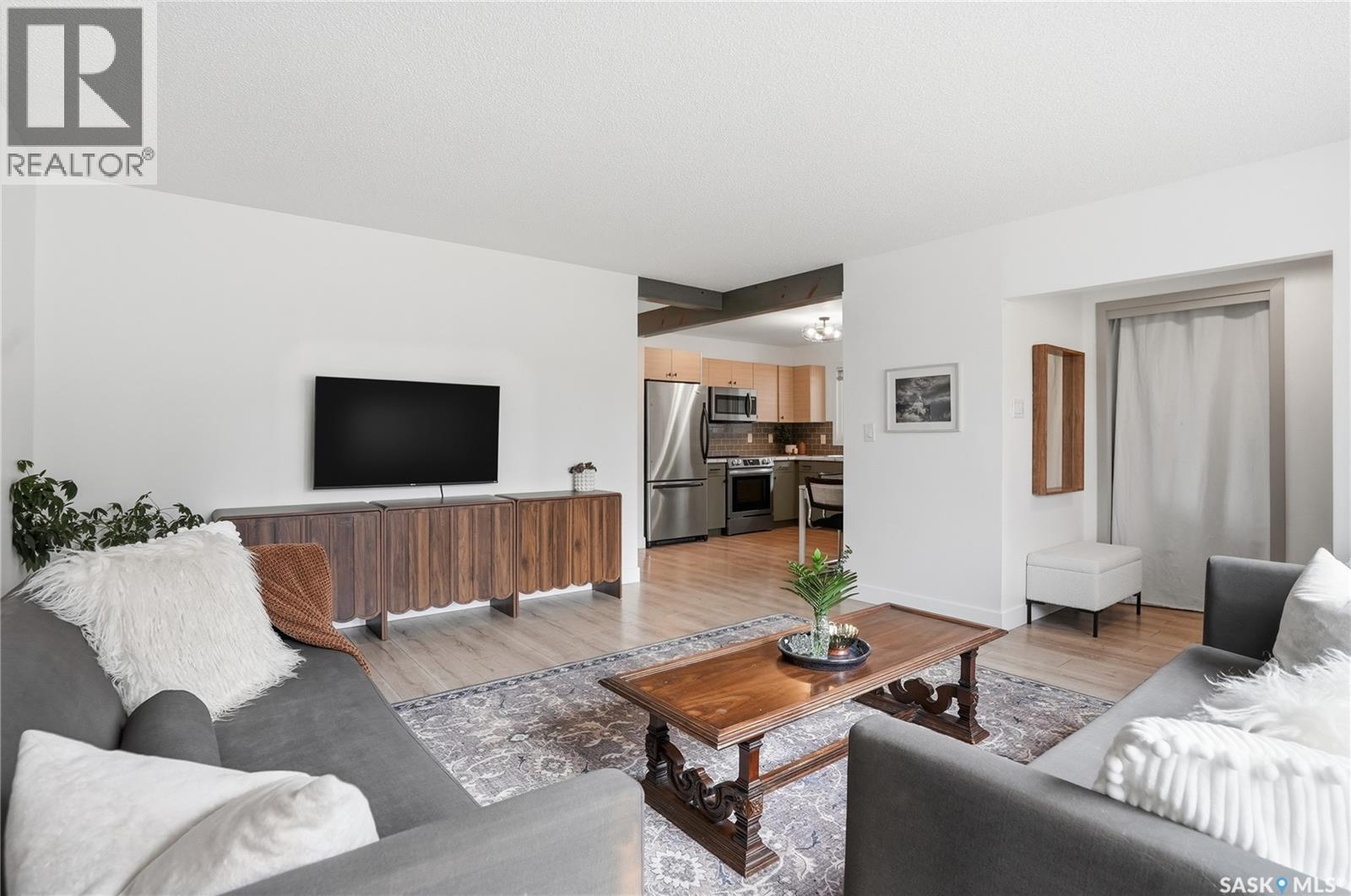 48 Bell Crescent, Saskatoon, Saskatchewan  S7J 2W3 - Photo 4 - SK032433