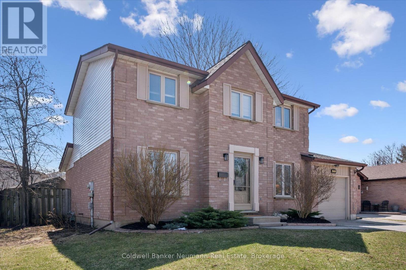 73 Pathfinder Crescent, Kitchener, Ontario N2P 1S2 - Photo 2 - X12974692