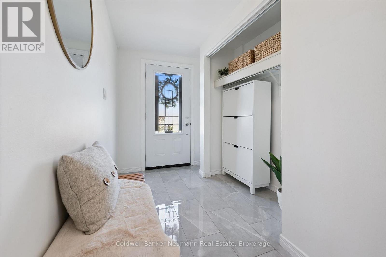 73 Pathfinder Crescent, Kitchener, Ontario N2P 1S2 - Photo 4 - X12974692