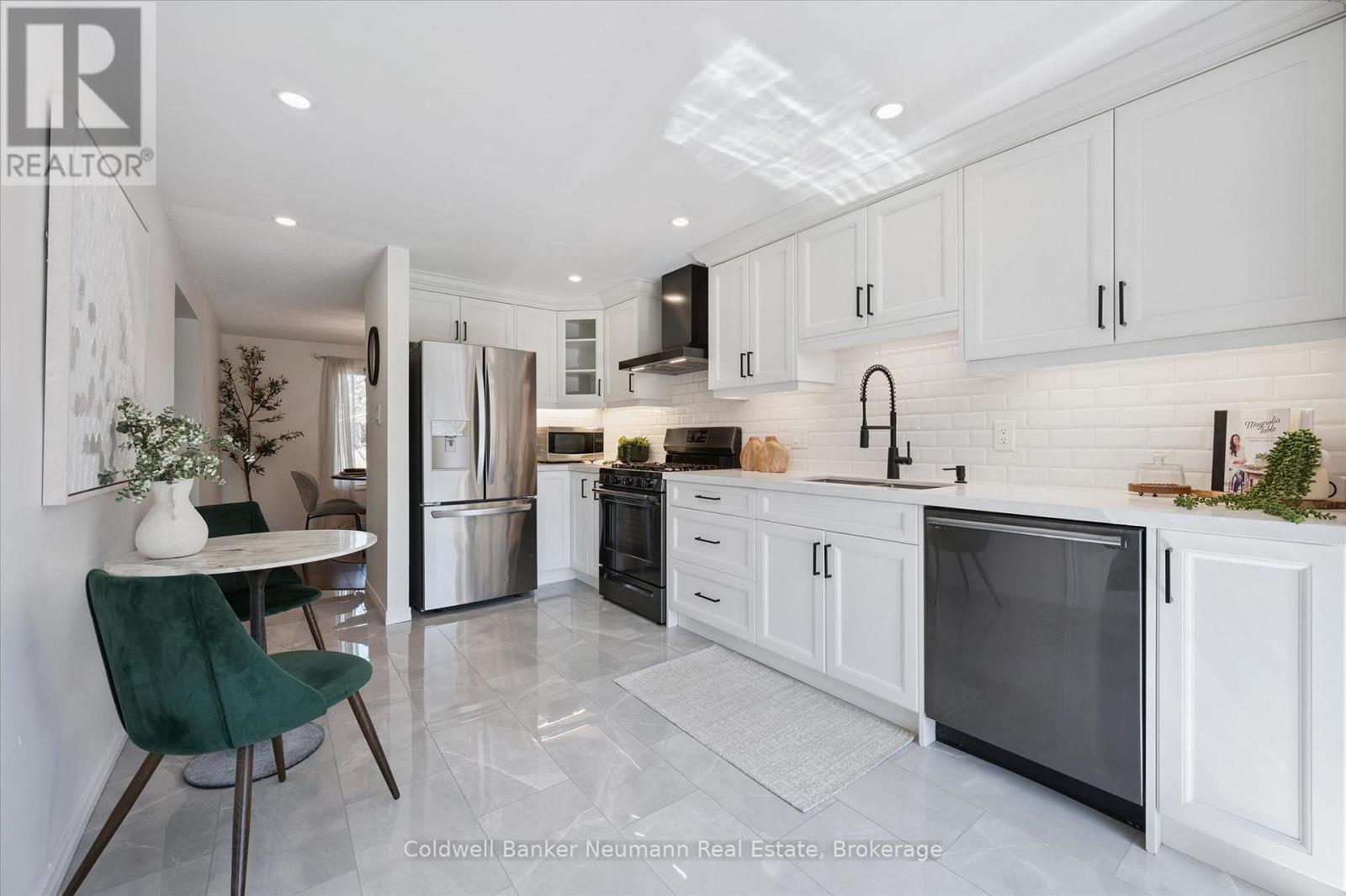 73 Pathfinder Crescent, Kitchener, Ontario N2P 1S2 - Photo 9 - X12974692