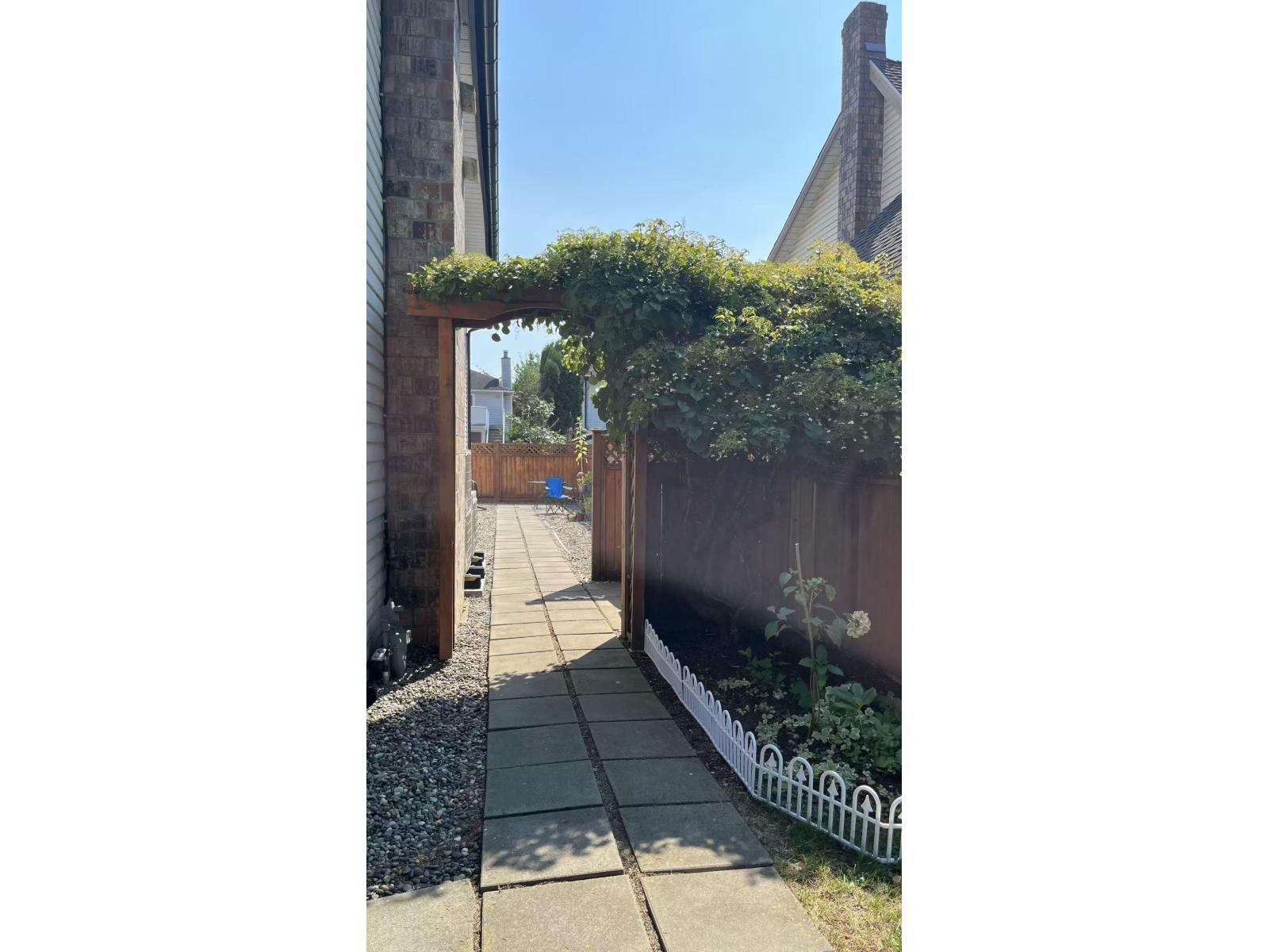 149xx 97 Avenue, Surrey, British Columbia  V3R 9V4 - Photo 9 - R3109125