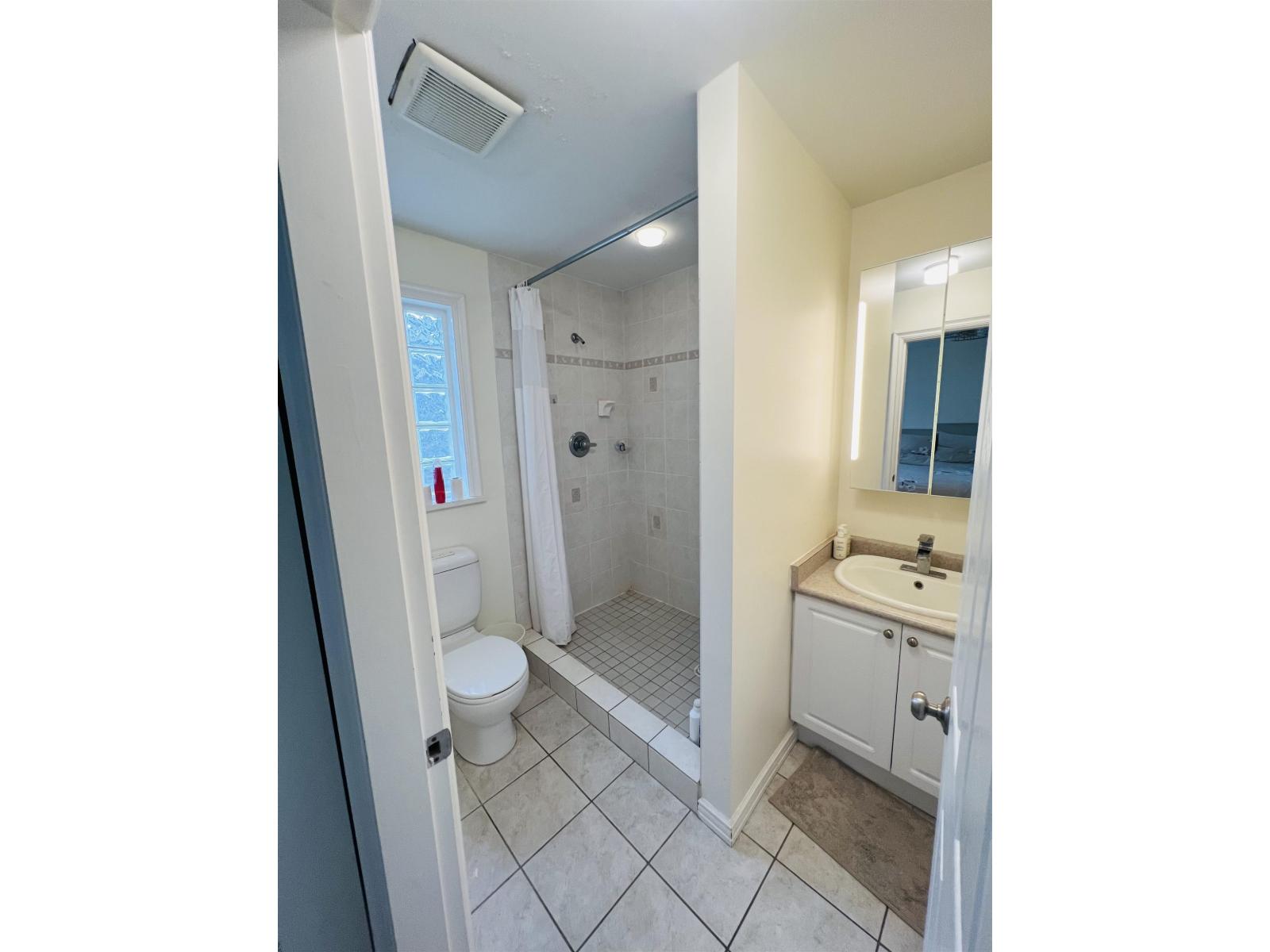 14748 Upper Roper Avenue, White Rock, British Columbia  V4B 2C9 - Photo 10 - R3109130