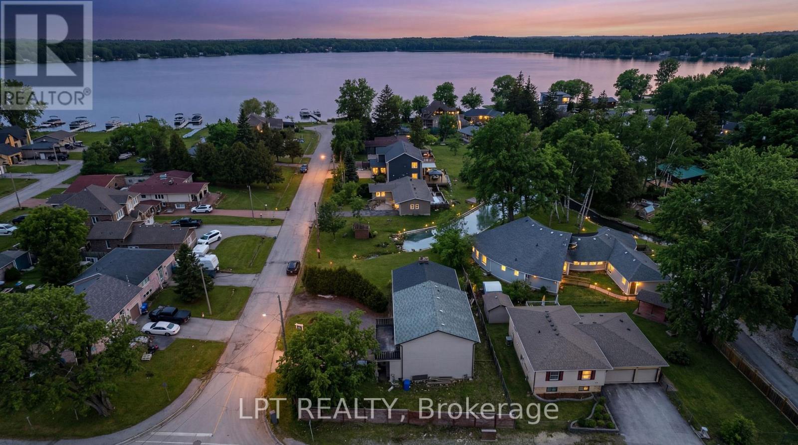 194 South Channel Drive, Georgina, Ontario  L4P 2N3 - Photo 6 - N12938166