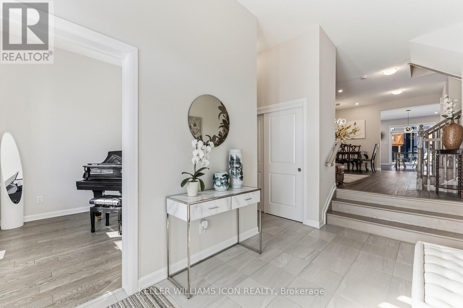 352 Cloyne Crescent, Ottawa, Ontario  K2J 6W4 - Photo 5 - X12974310