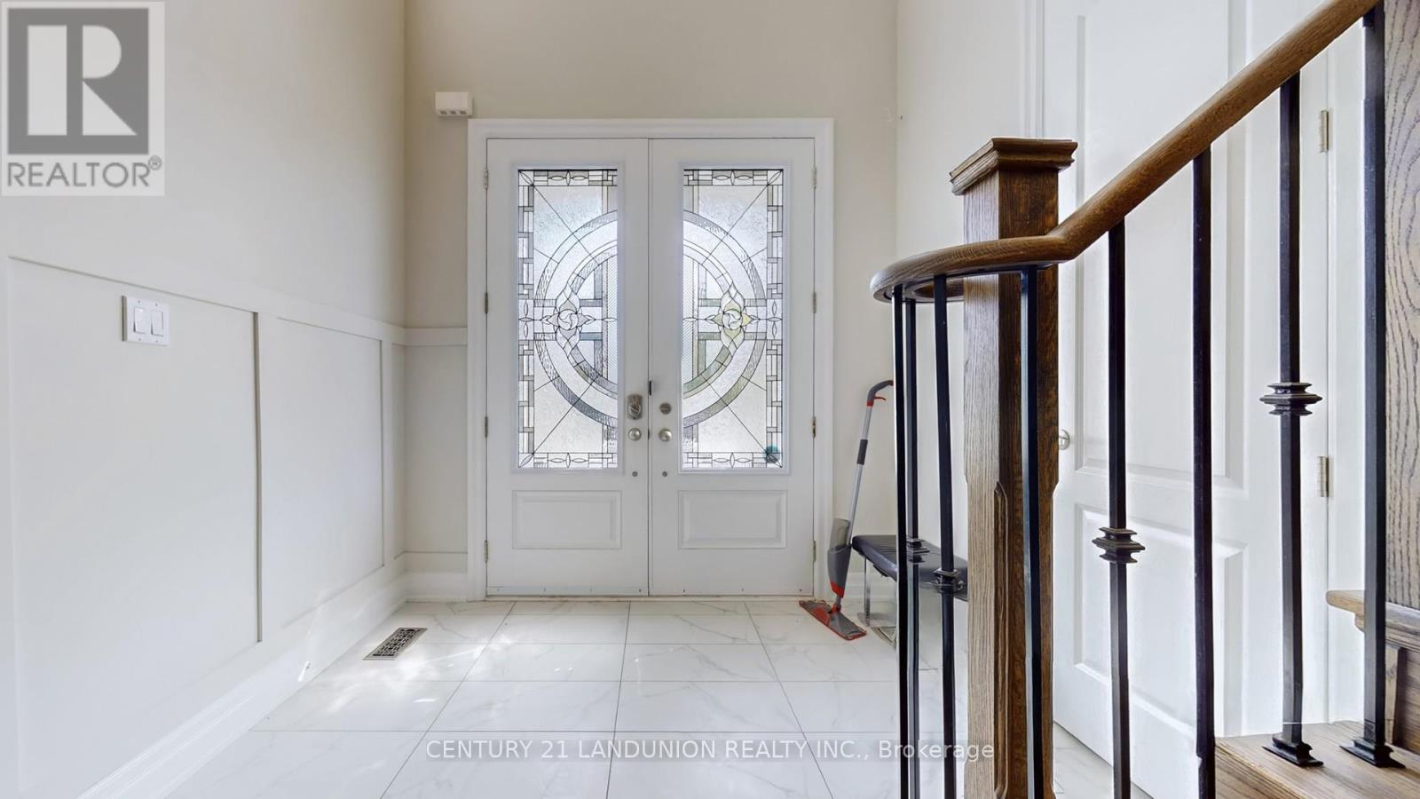 234 Touch Gold Crescent, Aurora, Ontario  L4G 3X5 - Photo 17 - N12968670