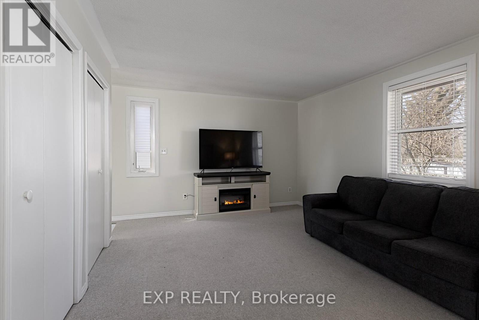 93 King Street E, Ingersoll (Ingersoll - South), Ontario  N5C 1G6 - Photo 7 - X12974748