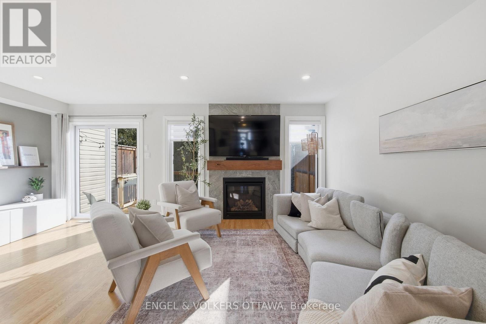 86 Porter Street, Ottawa, Ontario  K2S 2L8 - Photo 10 - X12974734