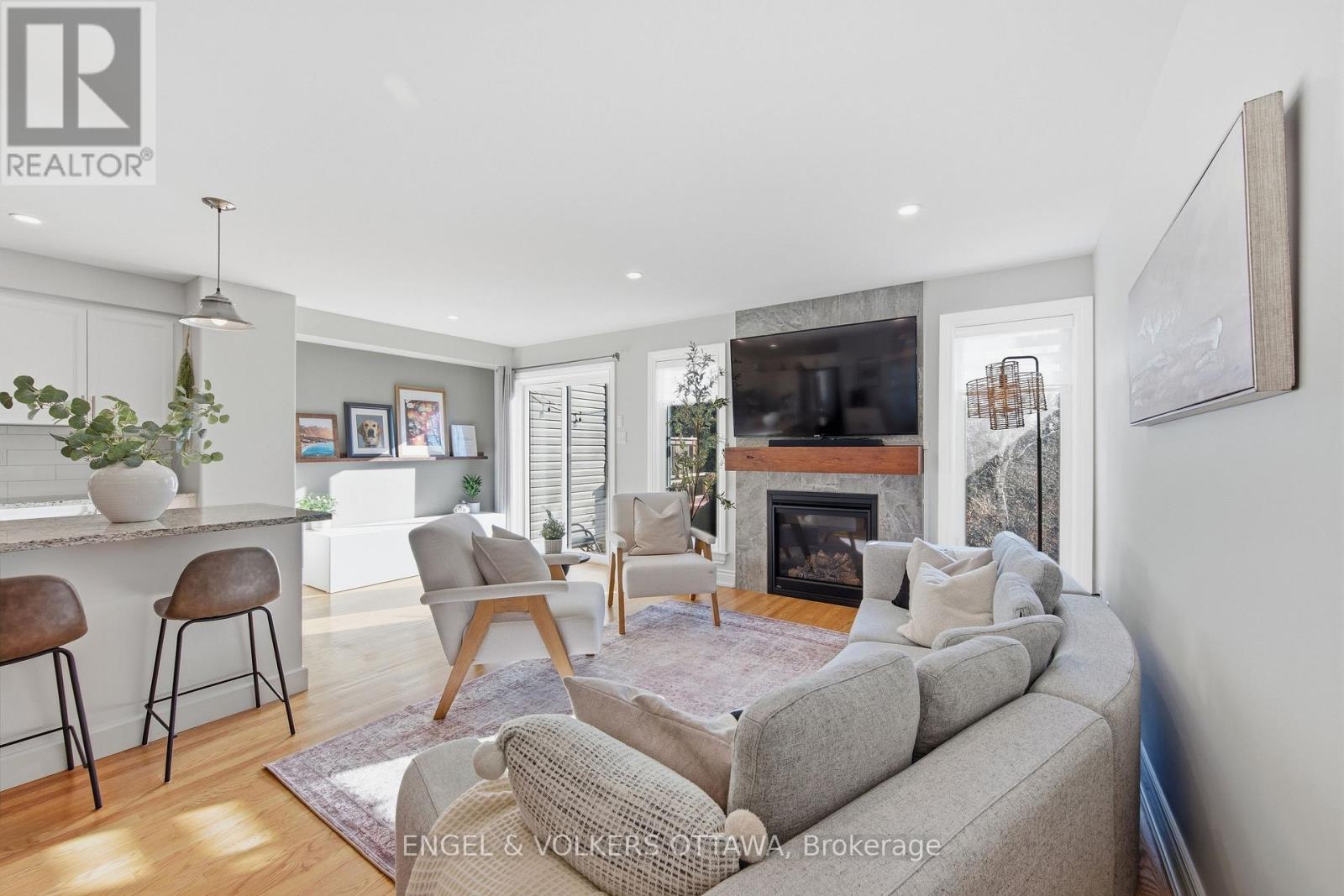 86 Porter Street, Ottawa, Ontario  K2S 2L8 - Photo 11 - X12974734