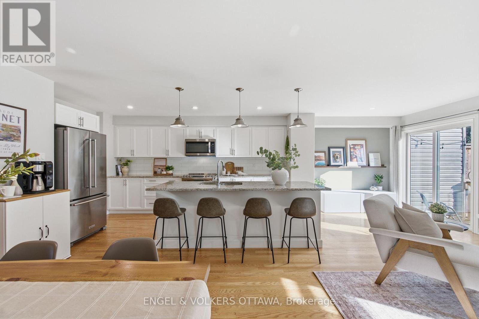 86 Porter Street, Ottawa, Ontario  K2S 2L8 - Photo 13 - X12974734