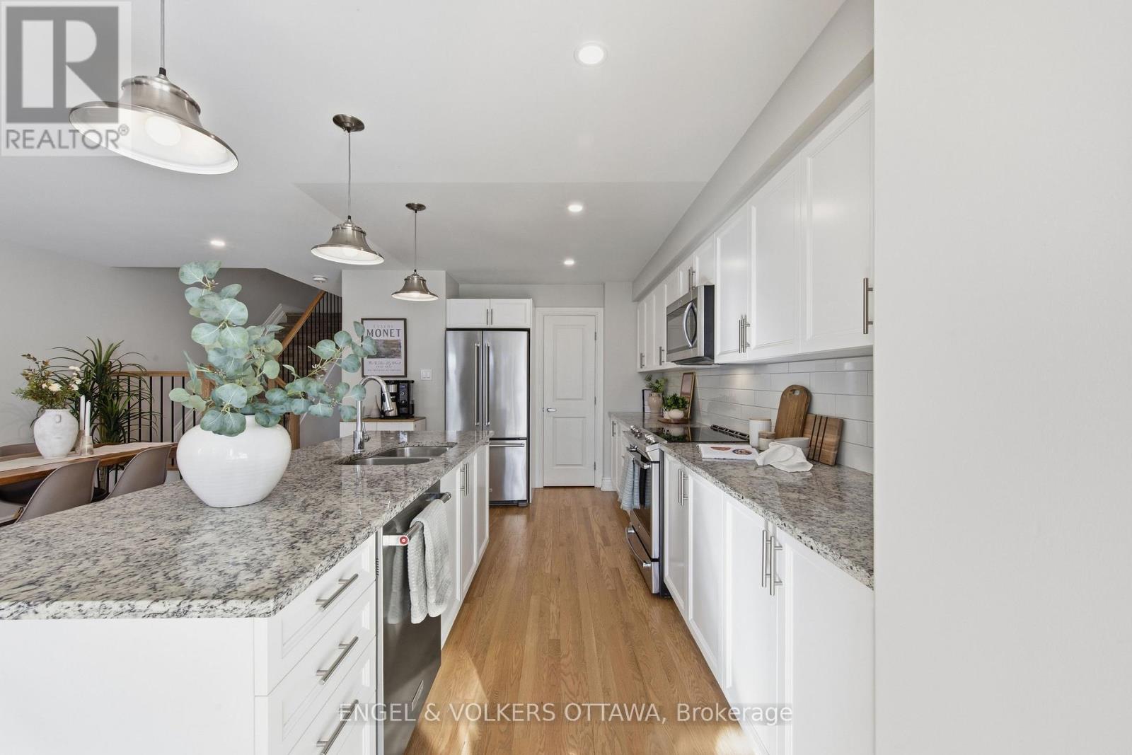 86 Porter Street, Ottawa, Ontario  K2S 2L8 - Photo 17 - X12974734