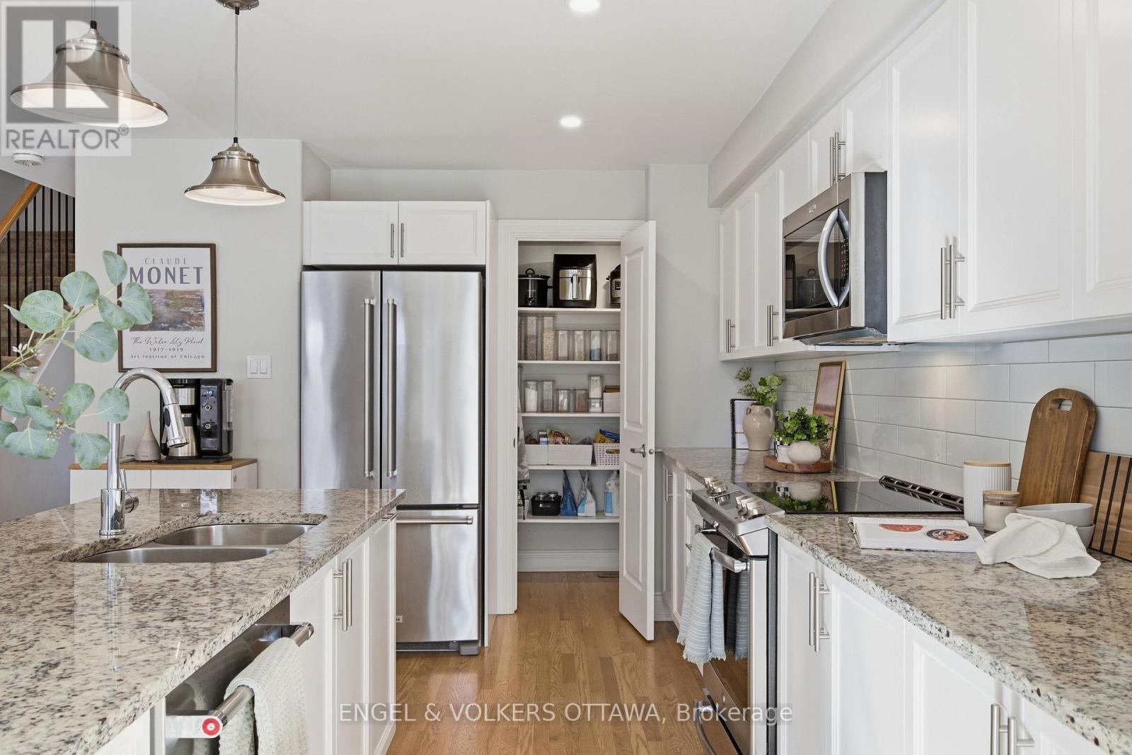 86 Porter Street, Ottawa, Ontario  K2S 2L8 - Photo 19 - X12974734