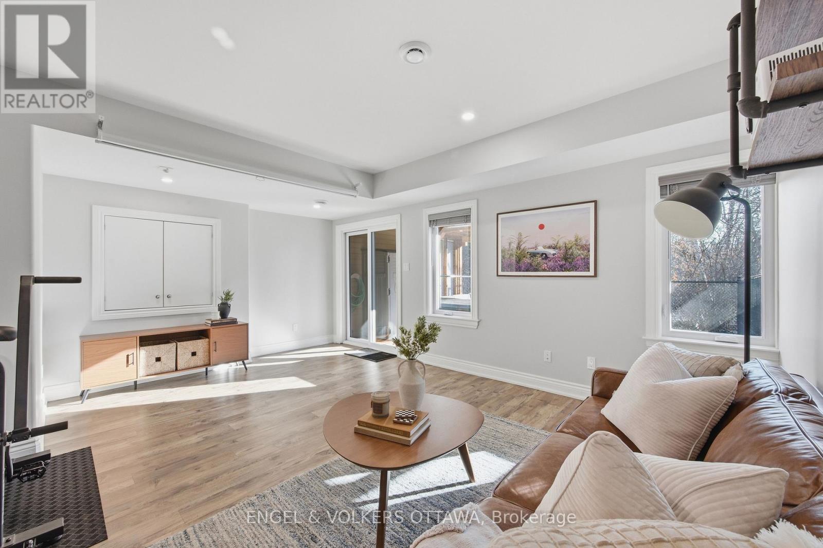 86 Porter Street, Ottawa, Ontario  K2S 2L8 - Photo 38 - X12974734