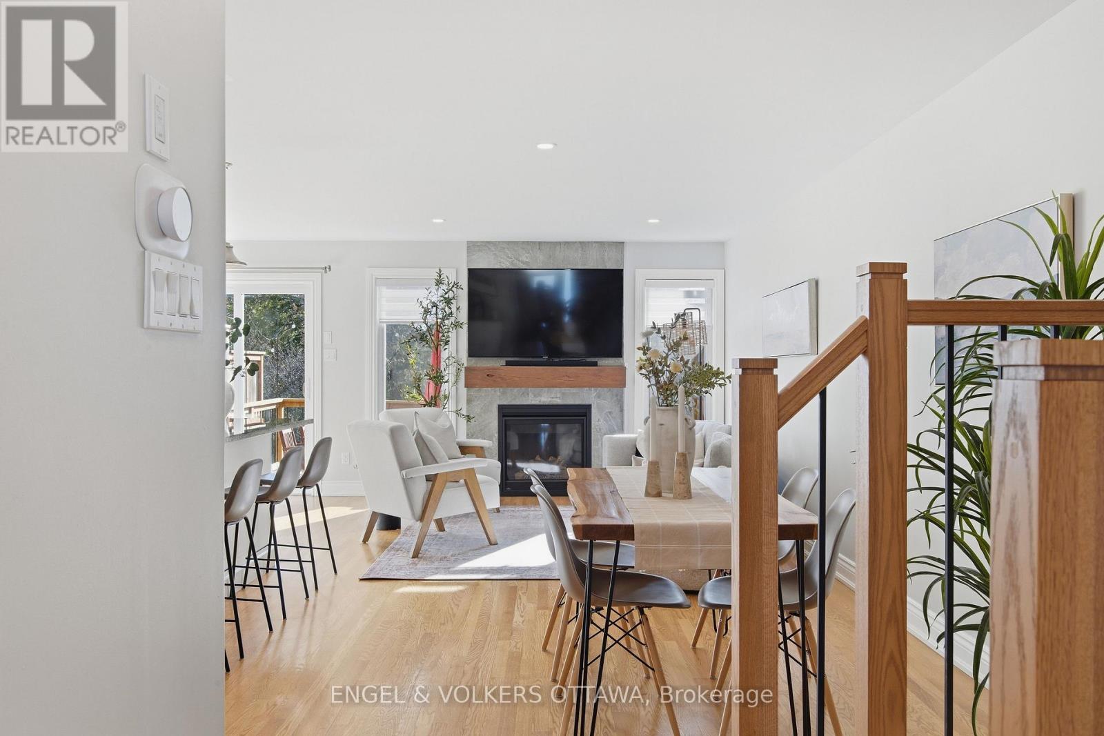 86 Porter Street, Ottawa, Ontario  K2S 2L8 - Photo 4 - X12974734