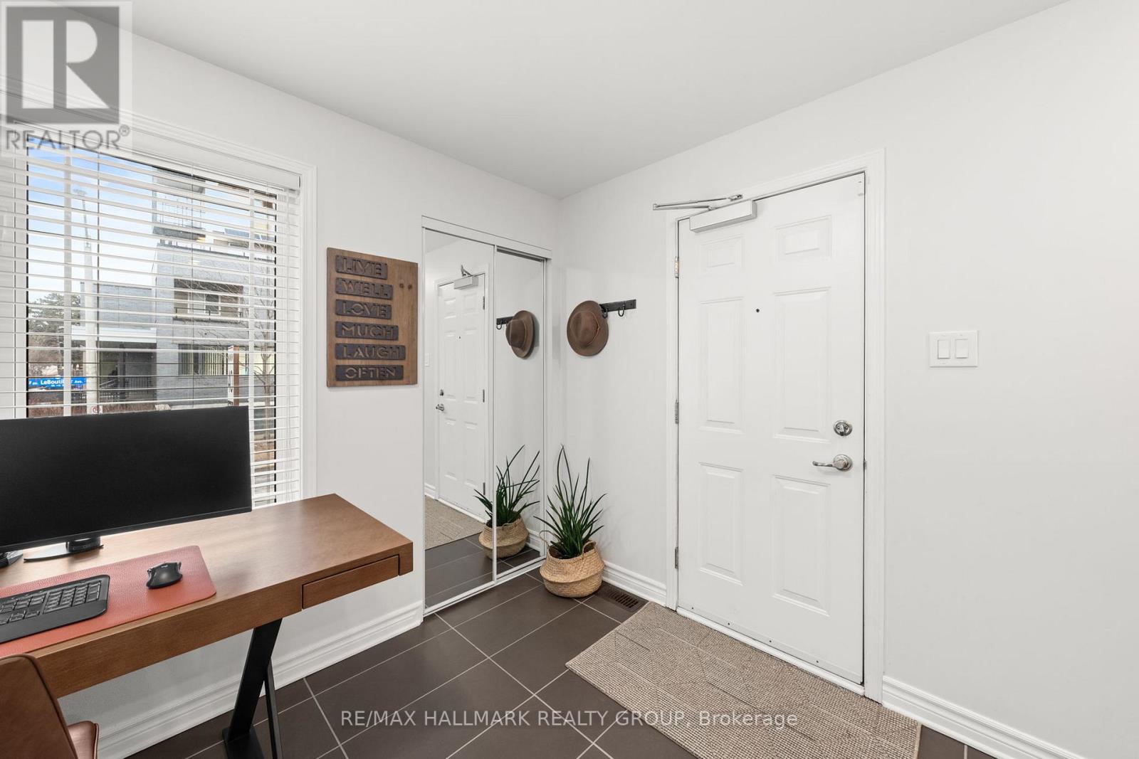 498 Leboutillier Avenue, Ottawa, Ontario  K1K 1V1 - Photo 2 - X12974736