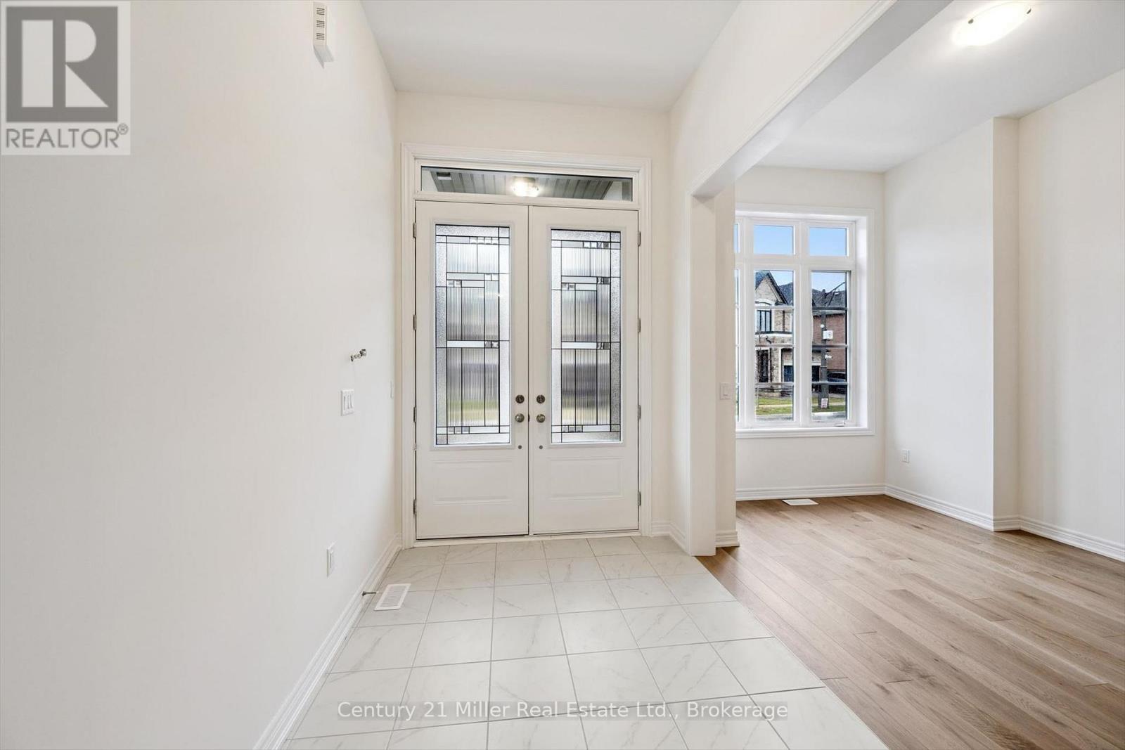 3242 Millicent Avenue, Oakville, Ontario  L6H 0V8 - Photo 4 - W12974790