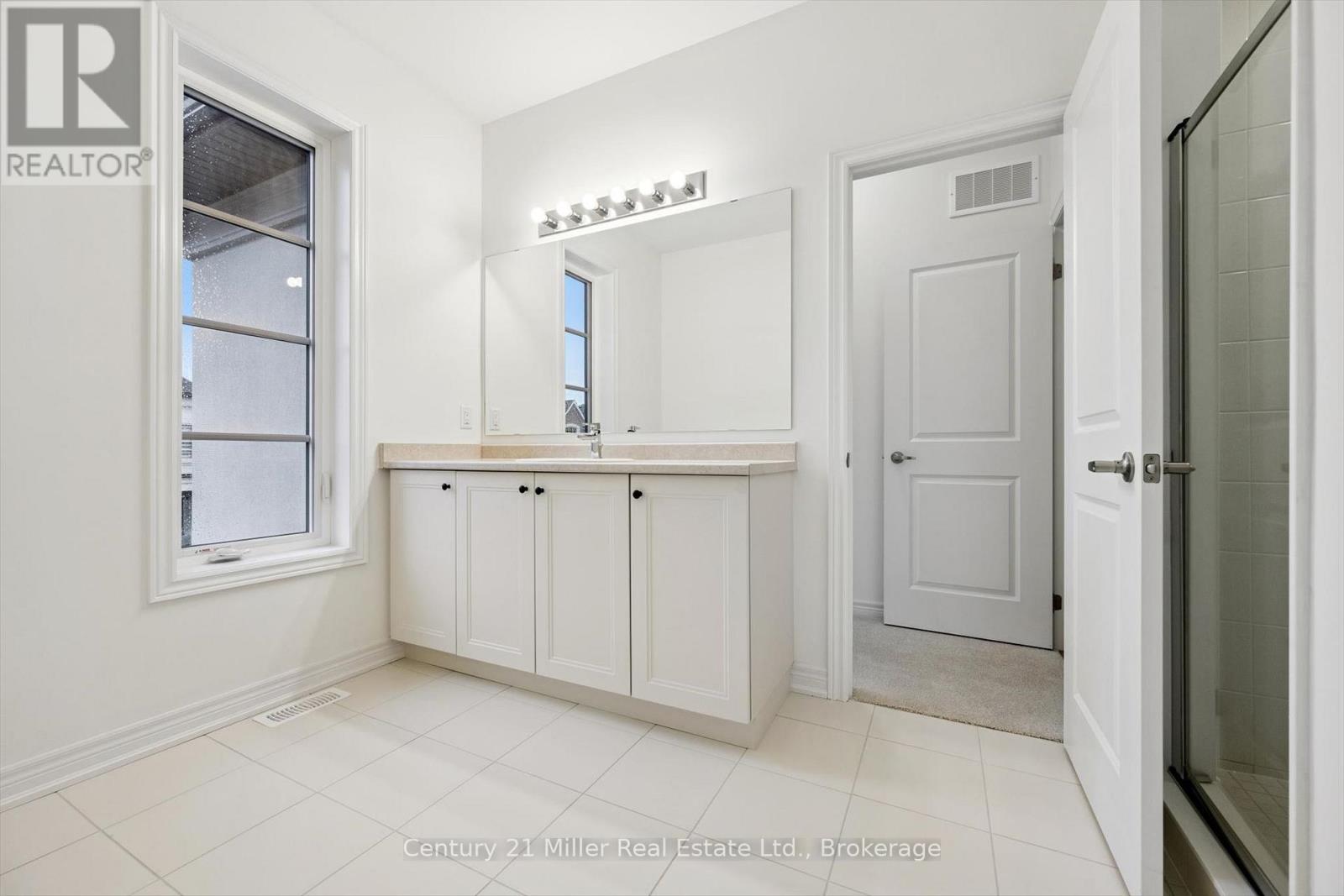 3242 Millicent Avenue, Oakville, Ontario  L6H 0V8 - Photo 43 - W12974790