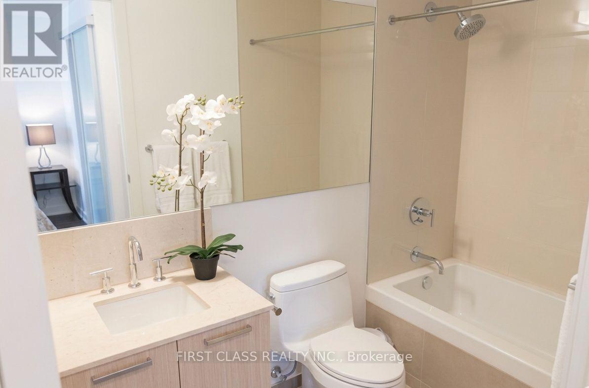 1605 - 50 Charles Street E, Toronto, Ontario  M4Y 0C3 - Photo 6 - C12974668