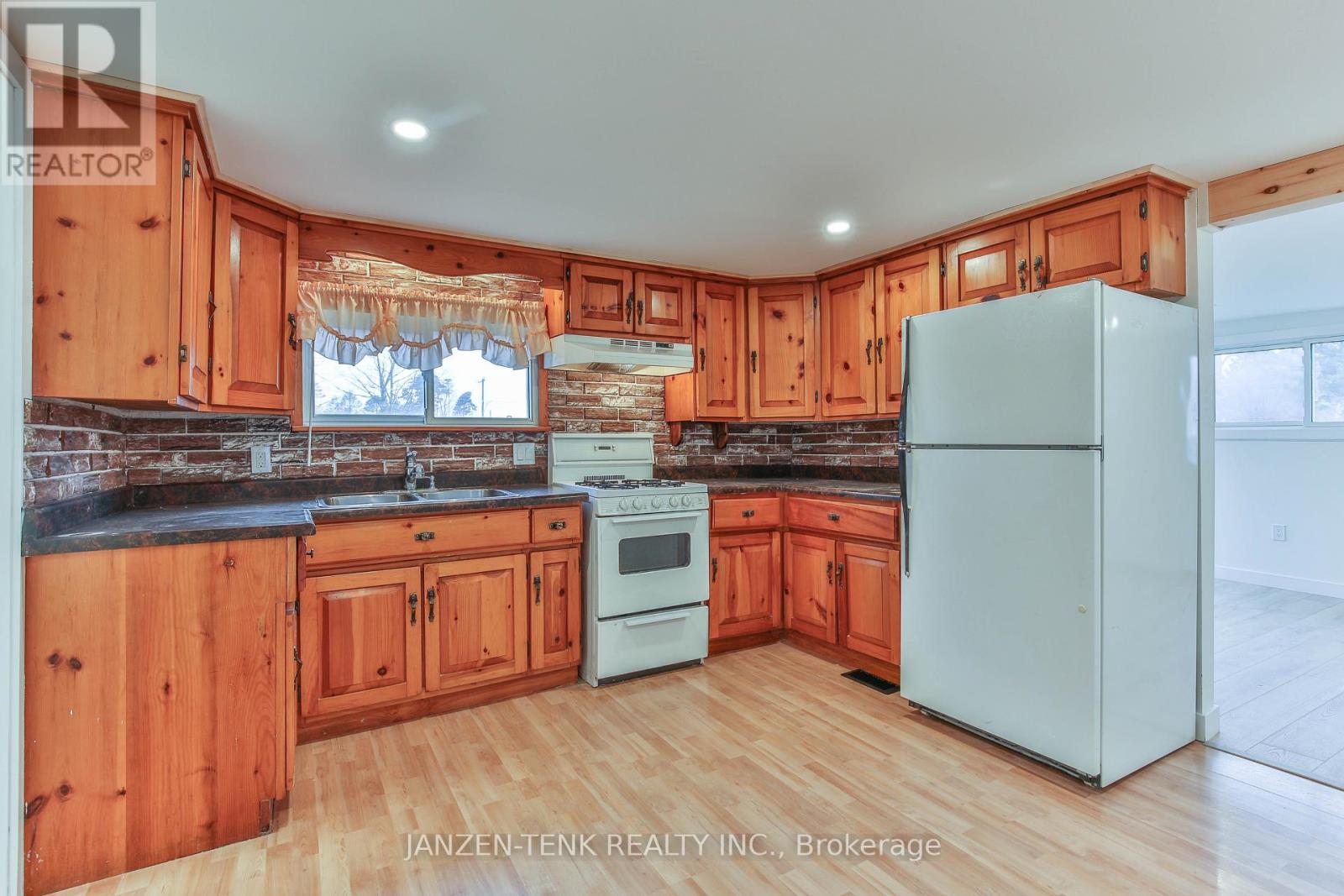 3 Holtby Street, Norfolk, Ontario  N0E 1X0 - Photo 12 - X12974776