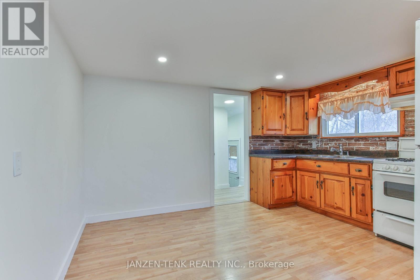 3 Holtby Street, Norfolk, Ontario  N0E 1X0 - Photo 15 - X12974776