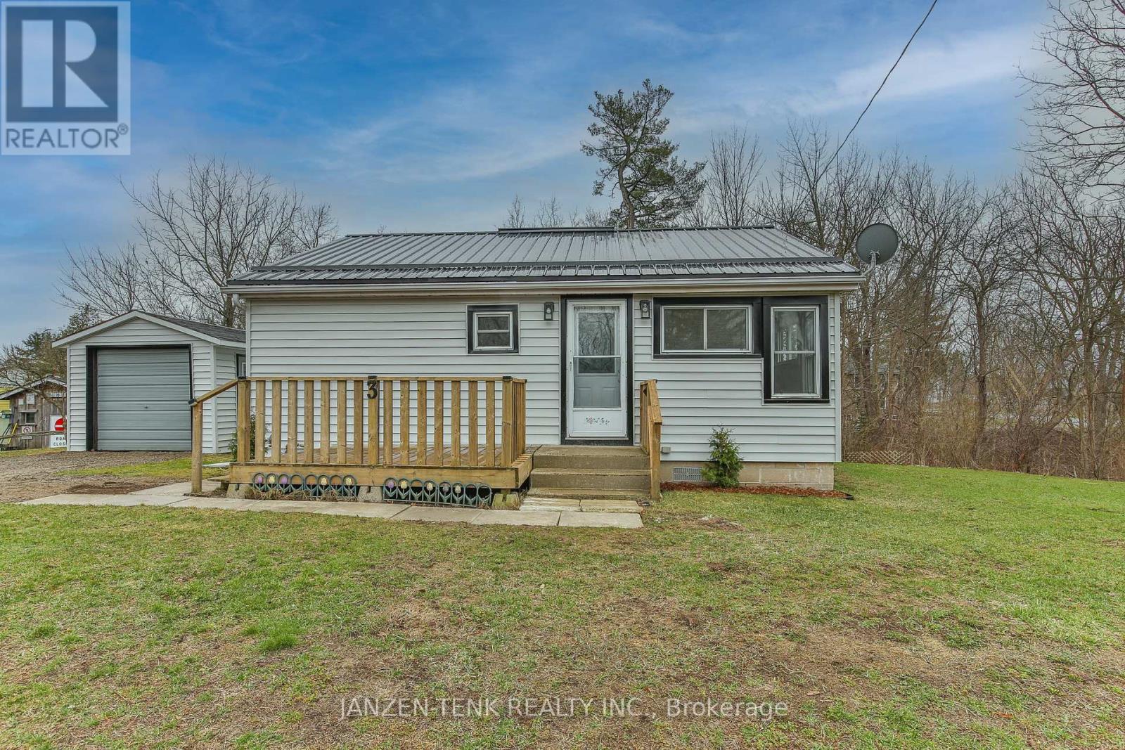 3 Holtby Street, Norfolk, Ontario  N0E 1X0 - Photo 2 - X12974776