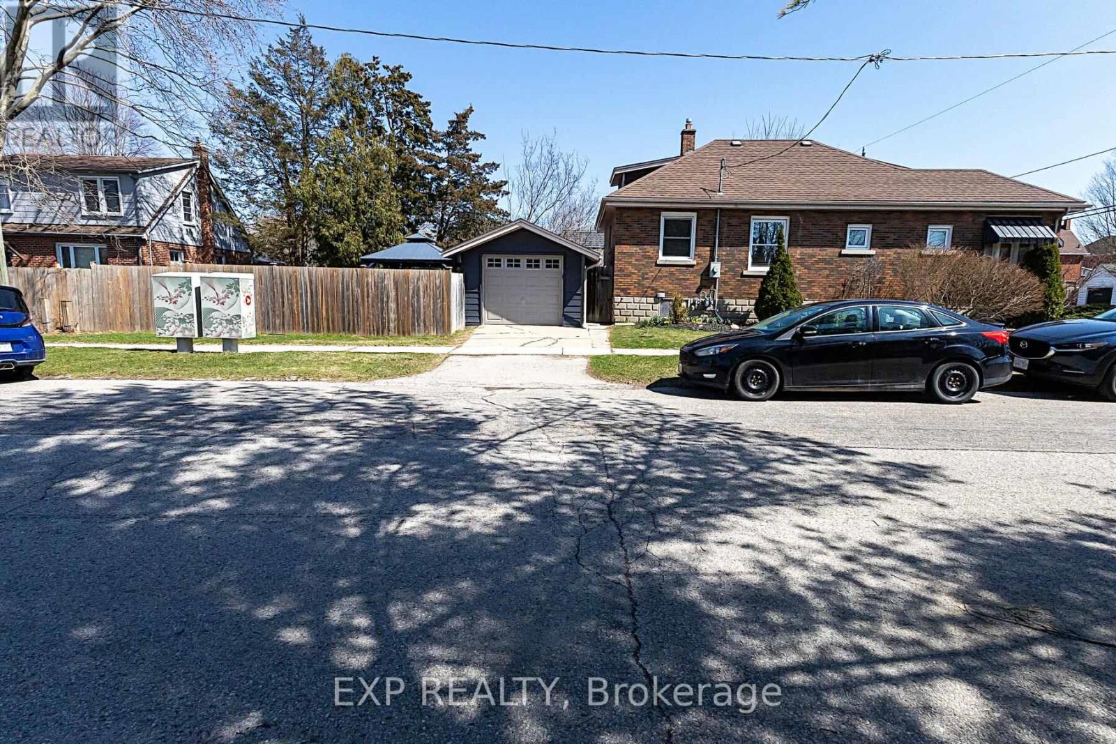 125 Redan Street, St. Thomas, Ontario  N5P 1V6 - Photo 2 - X12974792