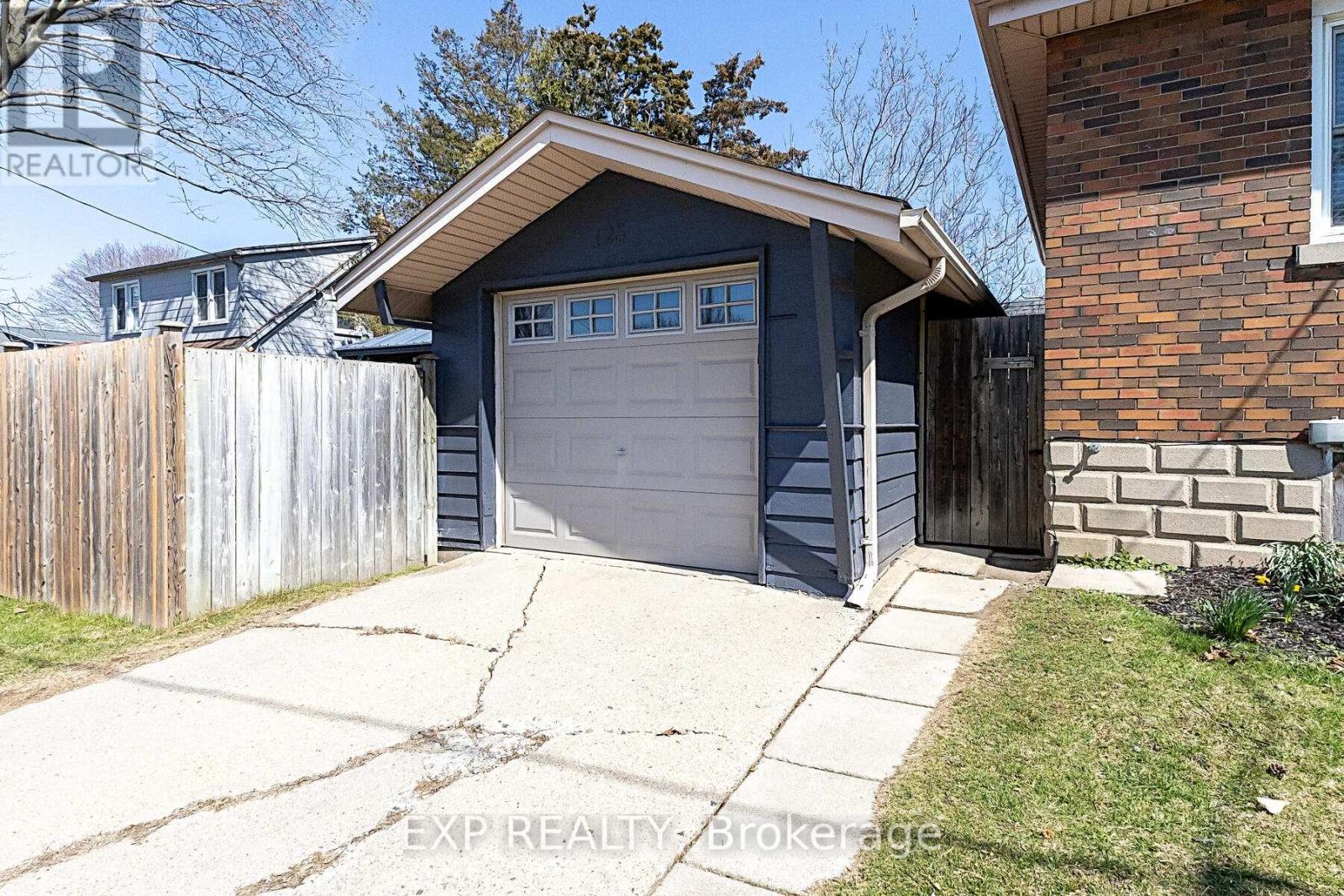 125 Redan Street, St. Thomas, Ontario  N5P 1V6 - Photo 5 - X12974792