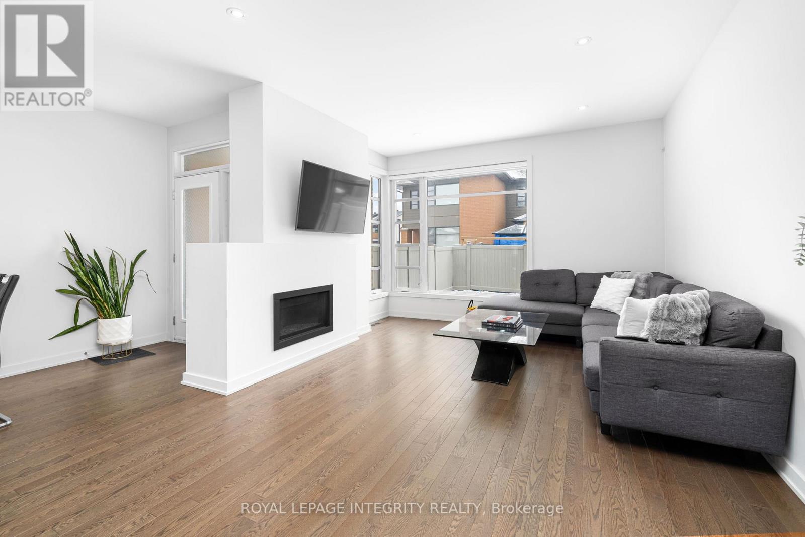 641 Odyssey Way, Ottawa, Ontario  K1T 0T5 - Photo 10 - X12974782