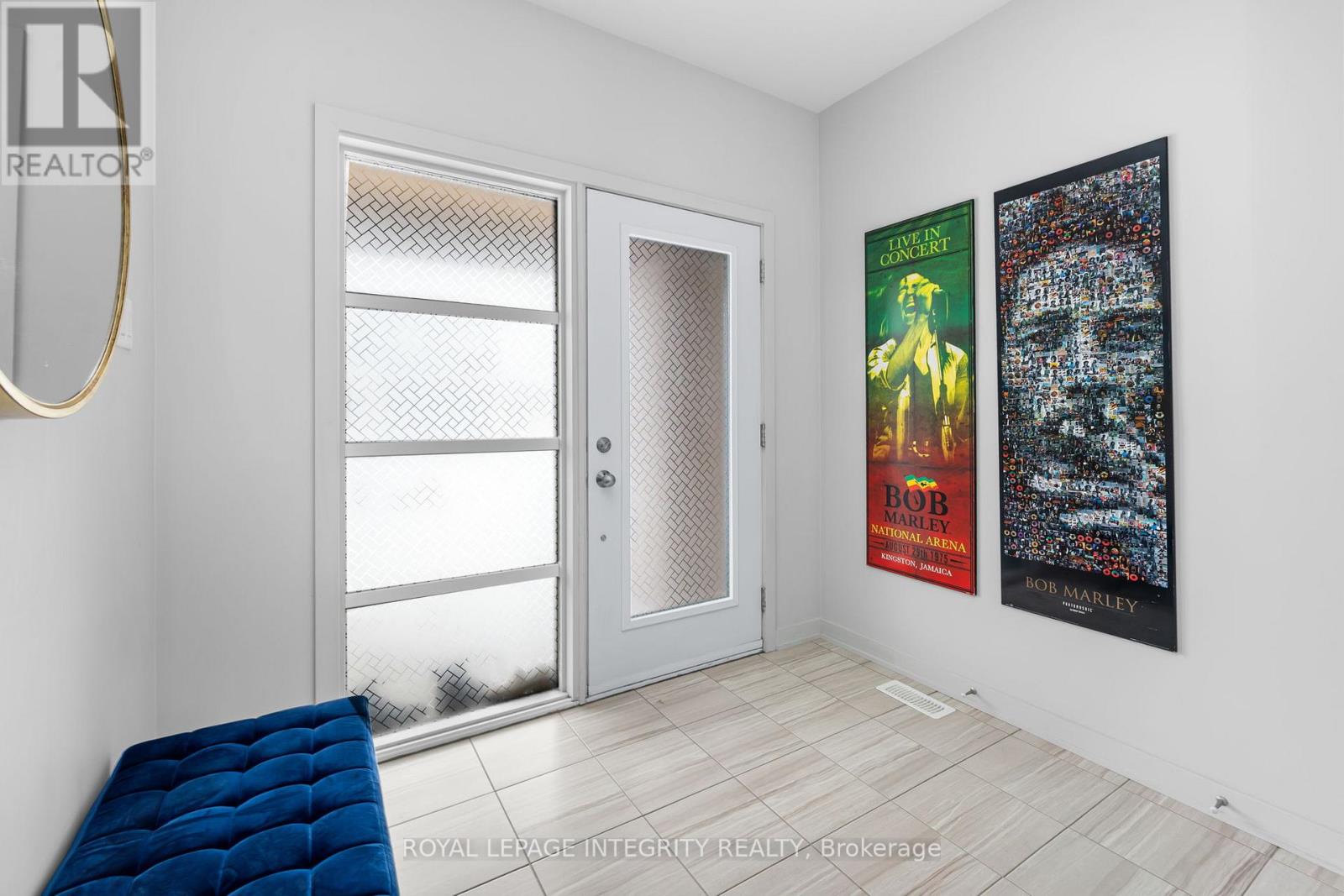 641 Odyssey Way, Ottawa, Ontario  K1T 0T5 - Photo 2 - X12974782