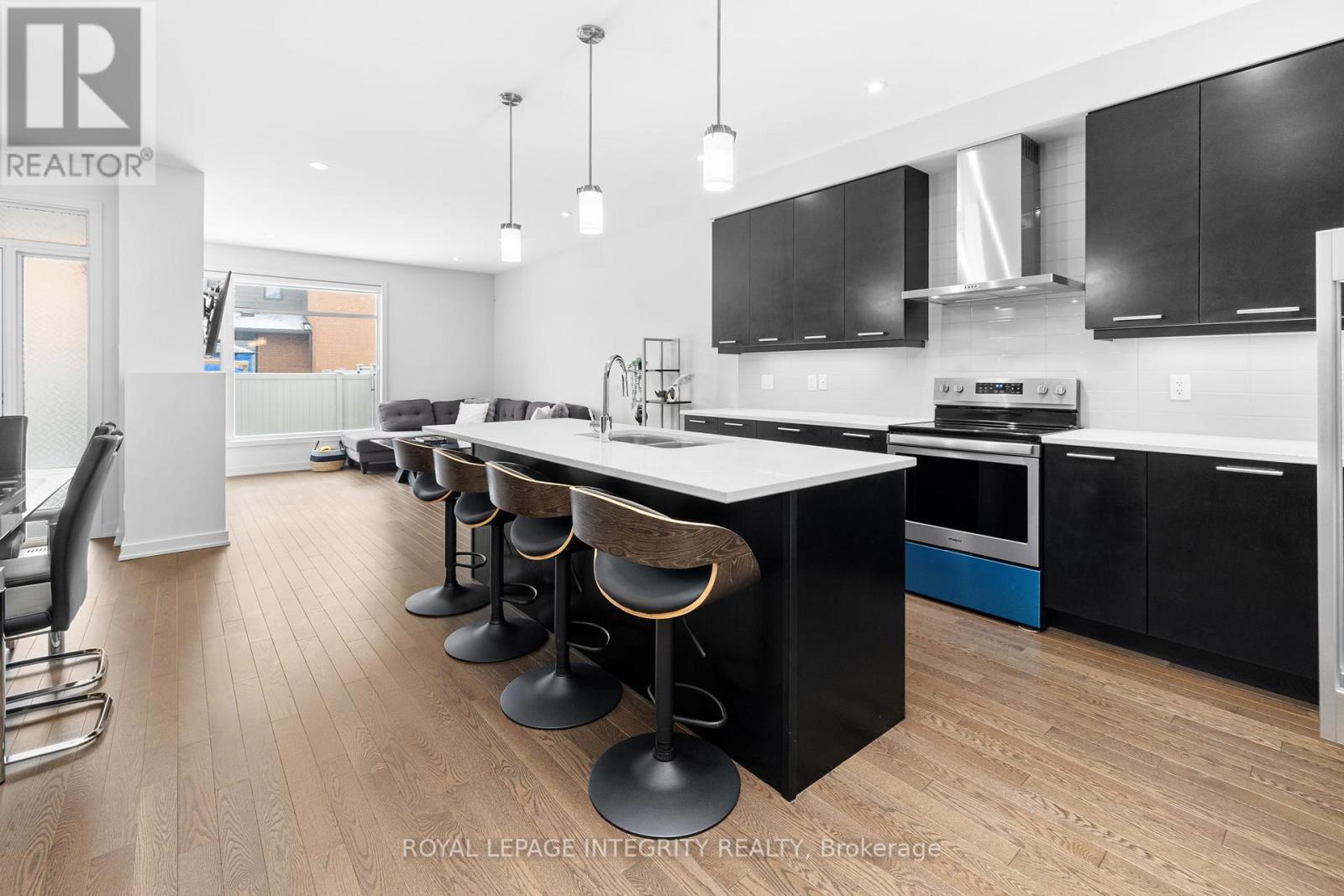 641 Odyssey Way, Ottawa, Ontario  K1T 0T5 - Photo 5 - X12974782